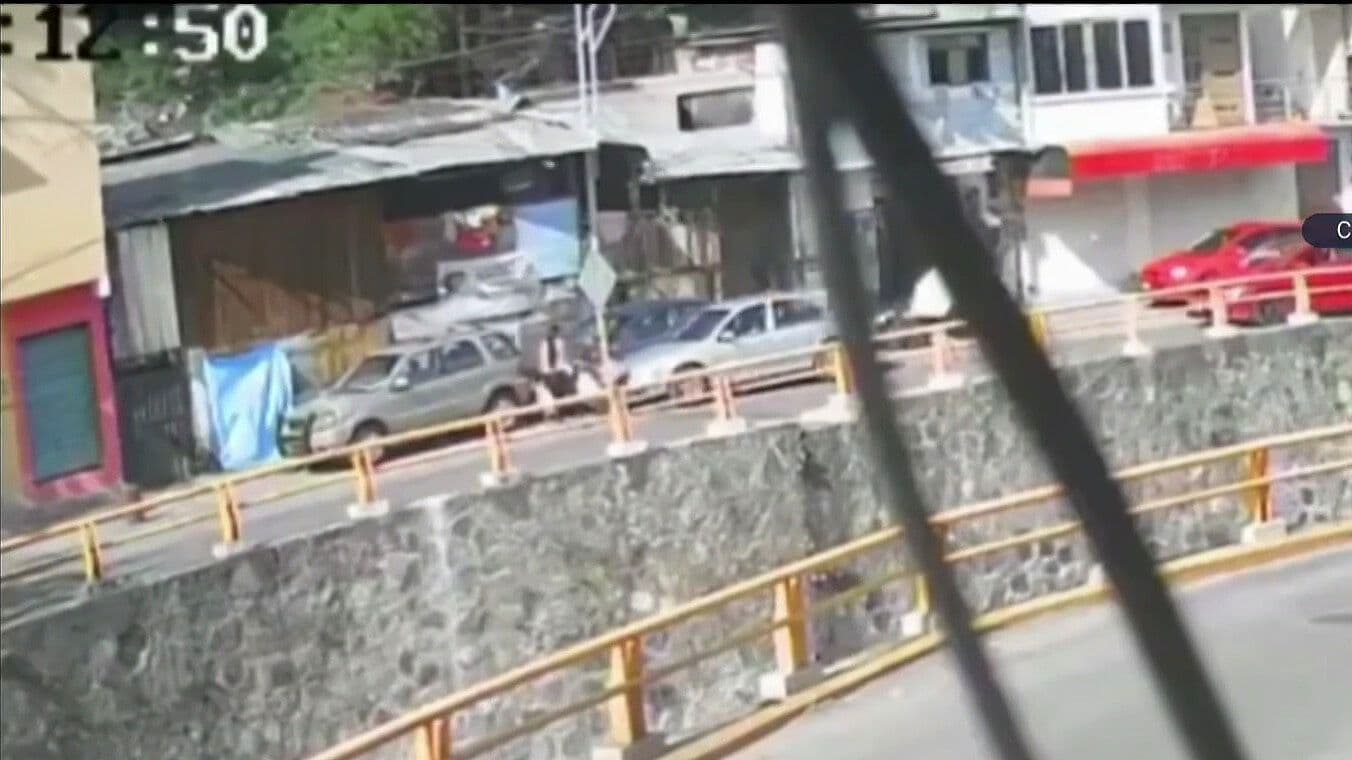 Auto Atropella a Familia en Chilpancingo, Guerrero; Conductor Huye Tras Chocar Contra Vehículos