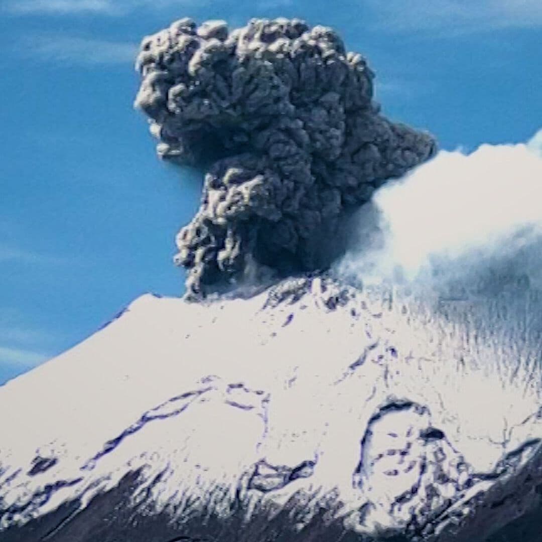 Popocatépetl Lanza Columna de Humo Volcanica