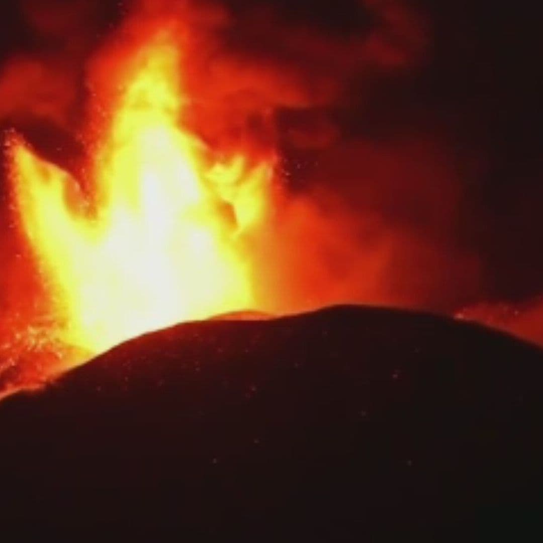 VIDEO: Cámara Capta Impresionantes Imágenes de las Explosiones del Volcán Etna