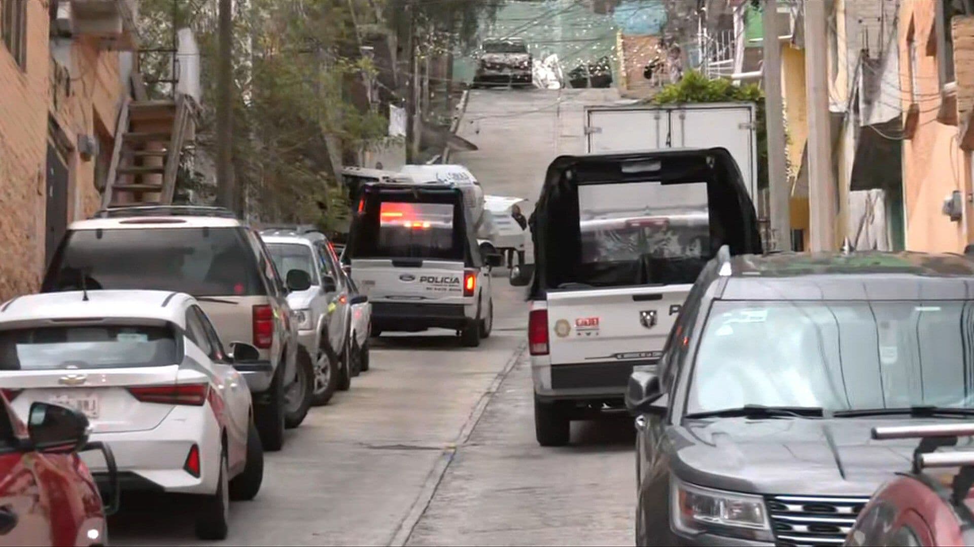 Pipa de Gas se Impacta contra Vivienda en la Calle Anáhuac, Alcaldía Gustavo A. Madero