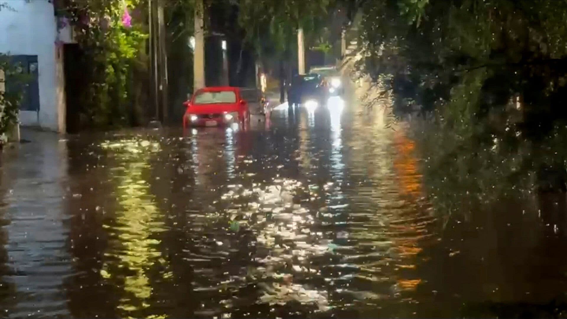 Tarde Caótica por Fuerte Lluvia Acompañada de Actividad Eléctrica y Granizo en Gran Parte de la CDMX
