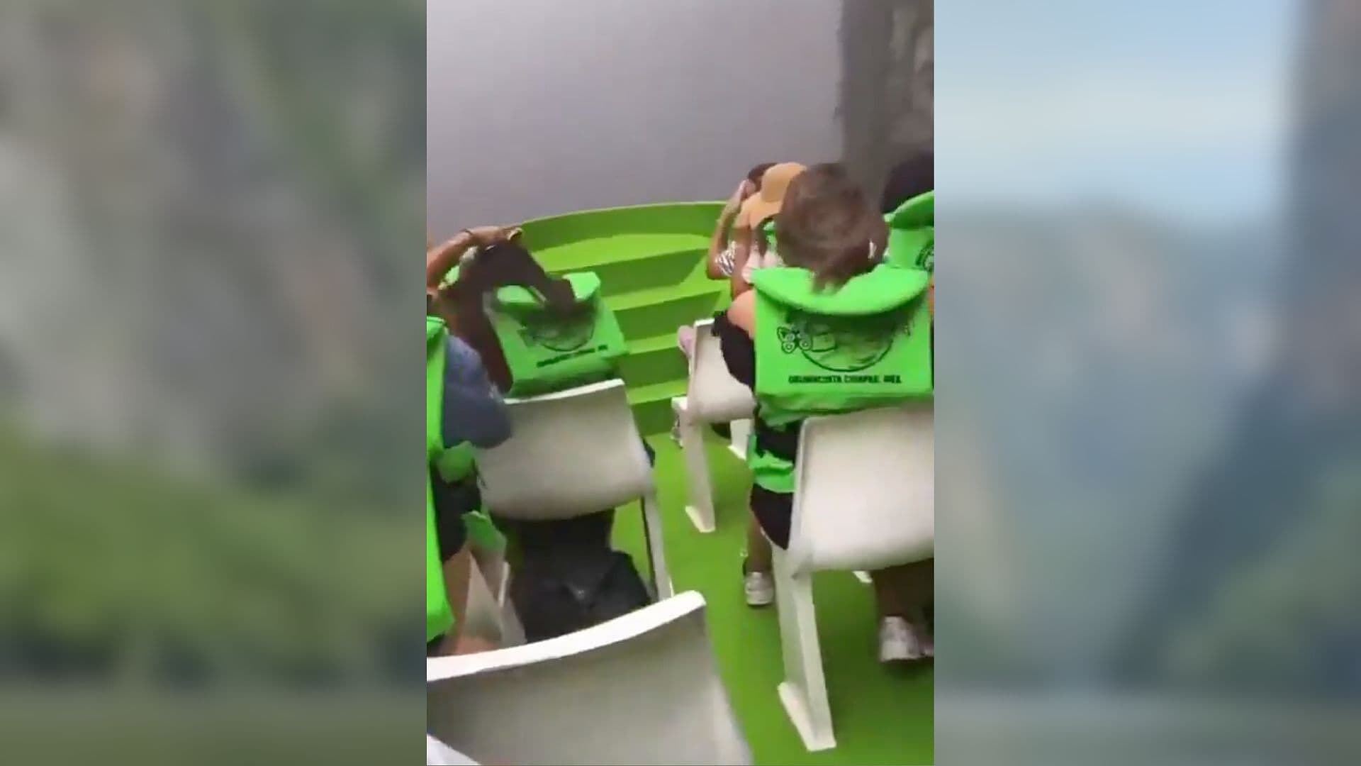 Ventarrón y Niebla Sorprenden a Turistas en Lancha en el Cañón del Sumidero en Chiapas