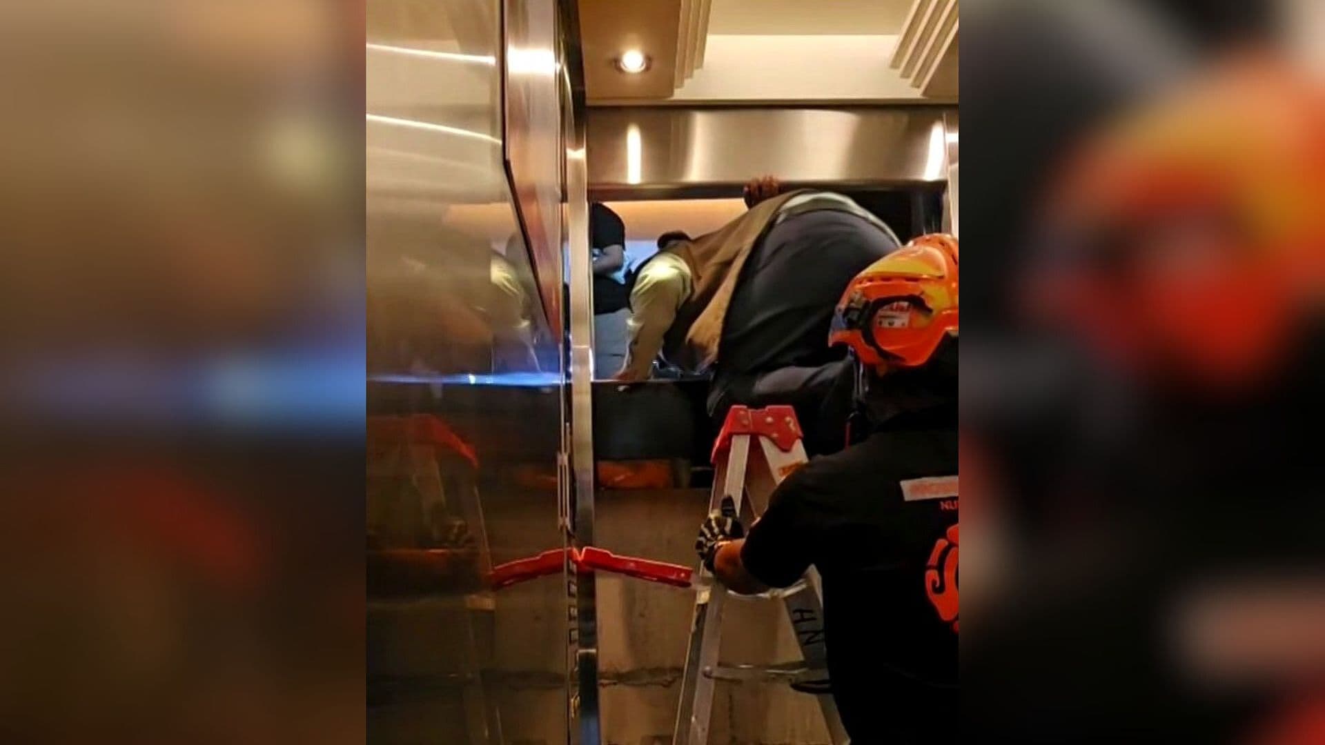 Rescatan a Personas Atrapadas en Elevador de Inmueble en San Pedro, Nuevo León