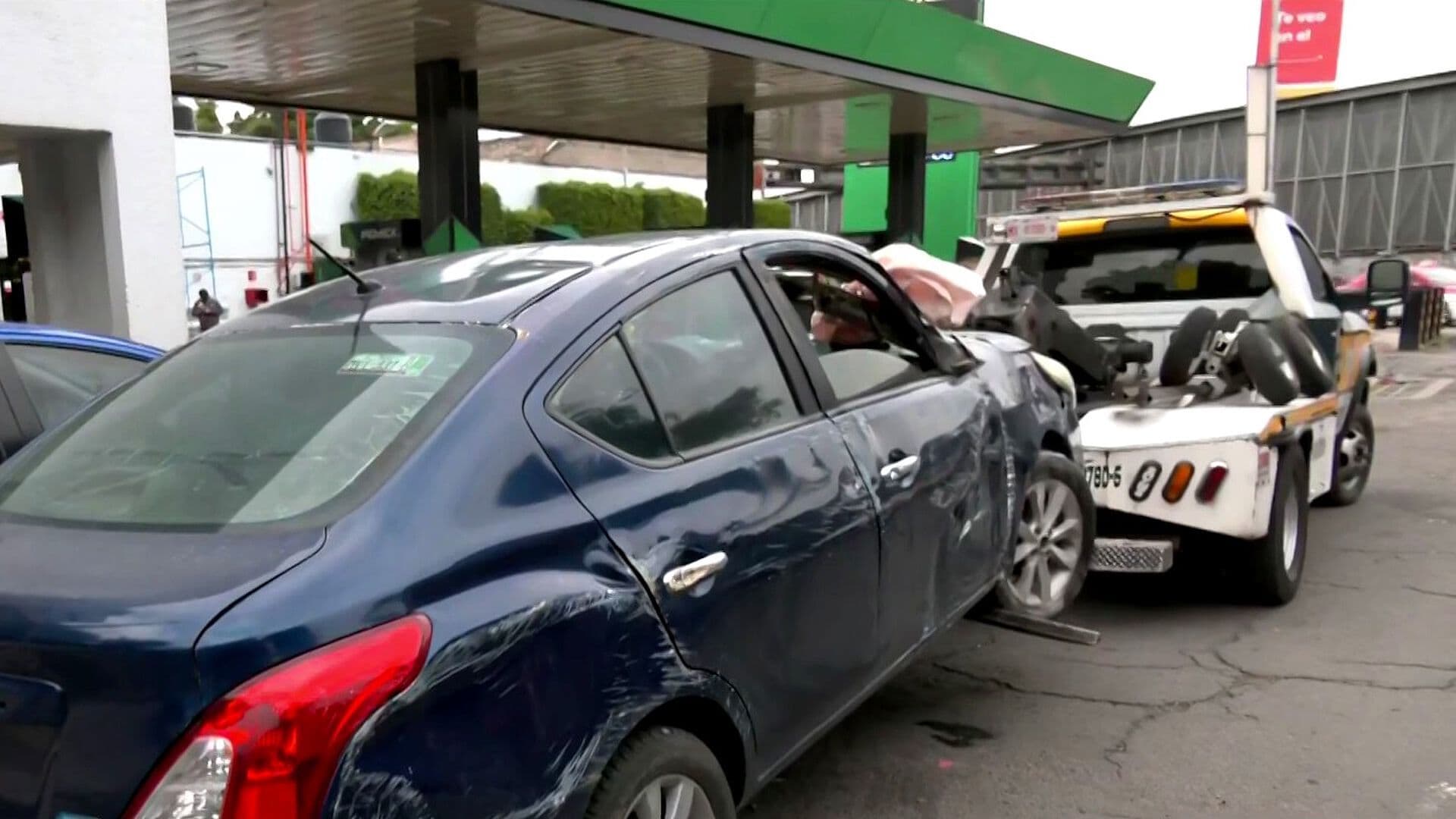 Volcadura en Peñón de los Baños, CDMX, Deja a una Mujer Lesionada