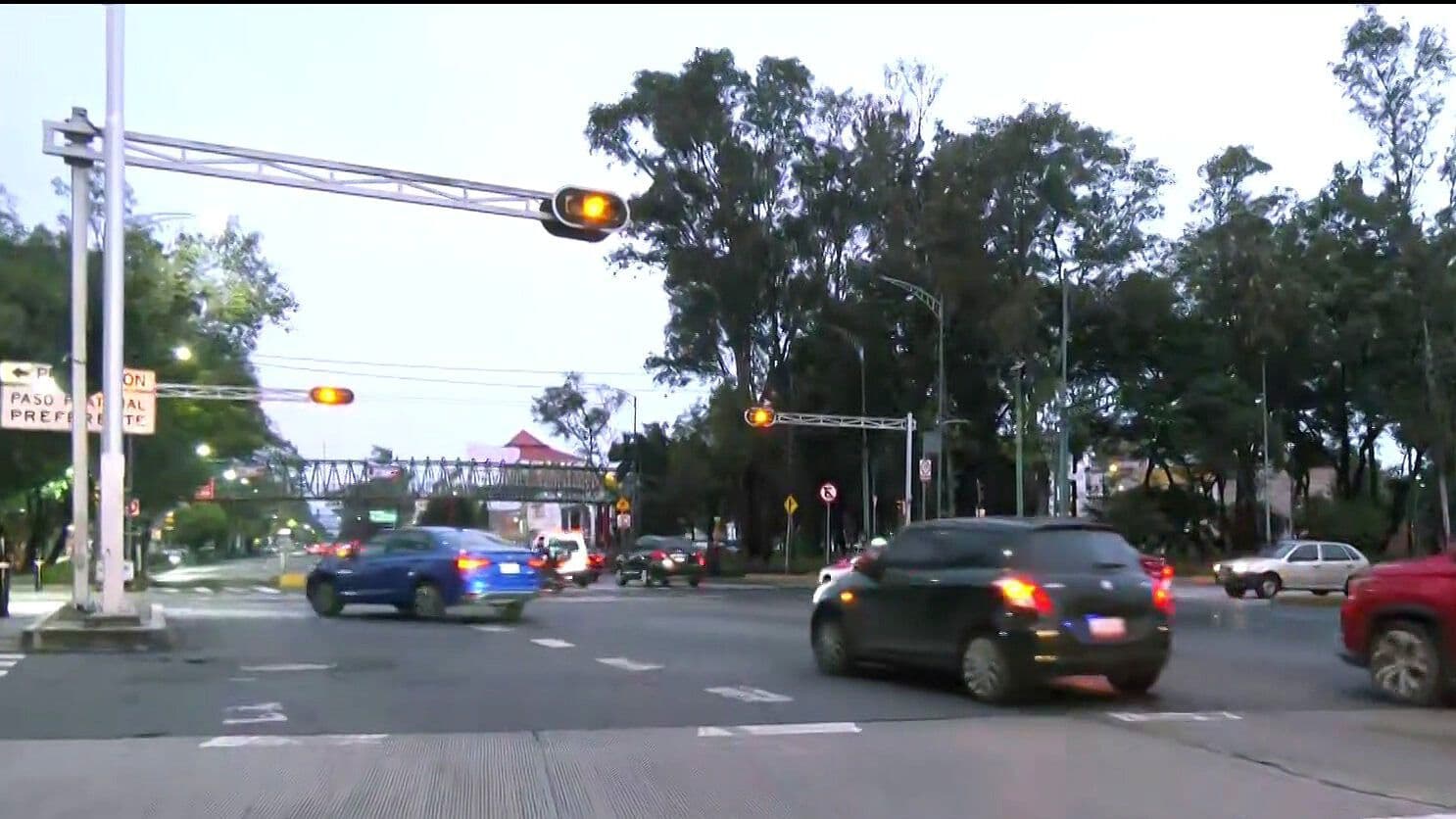 Semáforos Tienen Fallas Intermitentes Hoy en Eje 2 y Paseo de la Reforma