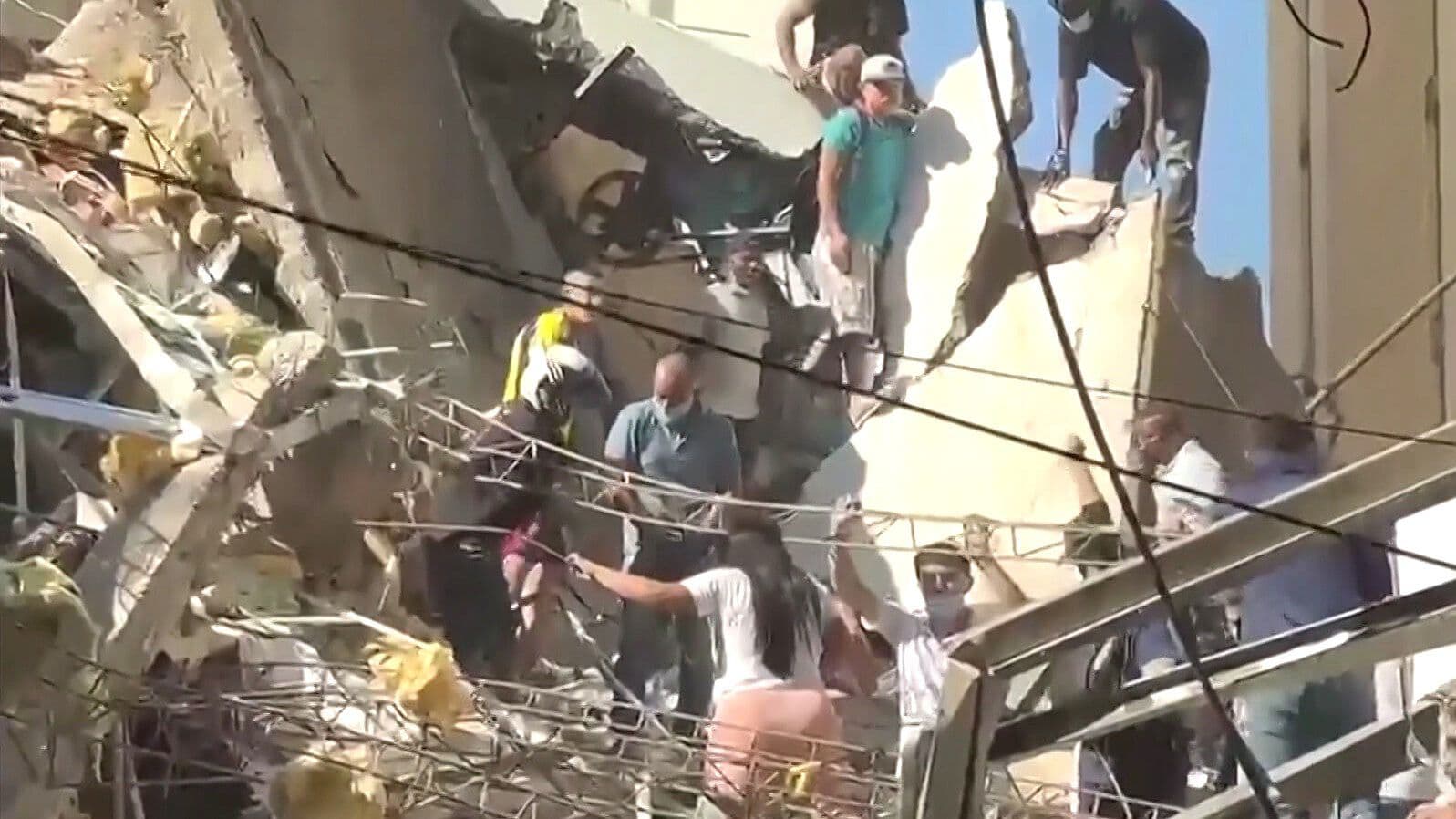 Reportan Muertos por Devastador Sismo Magnitud 7.4 en Colombia