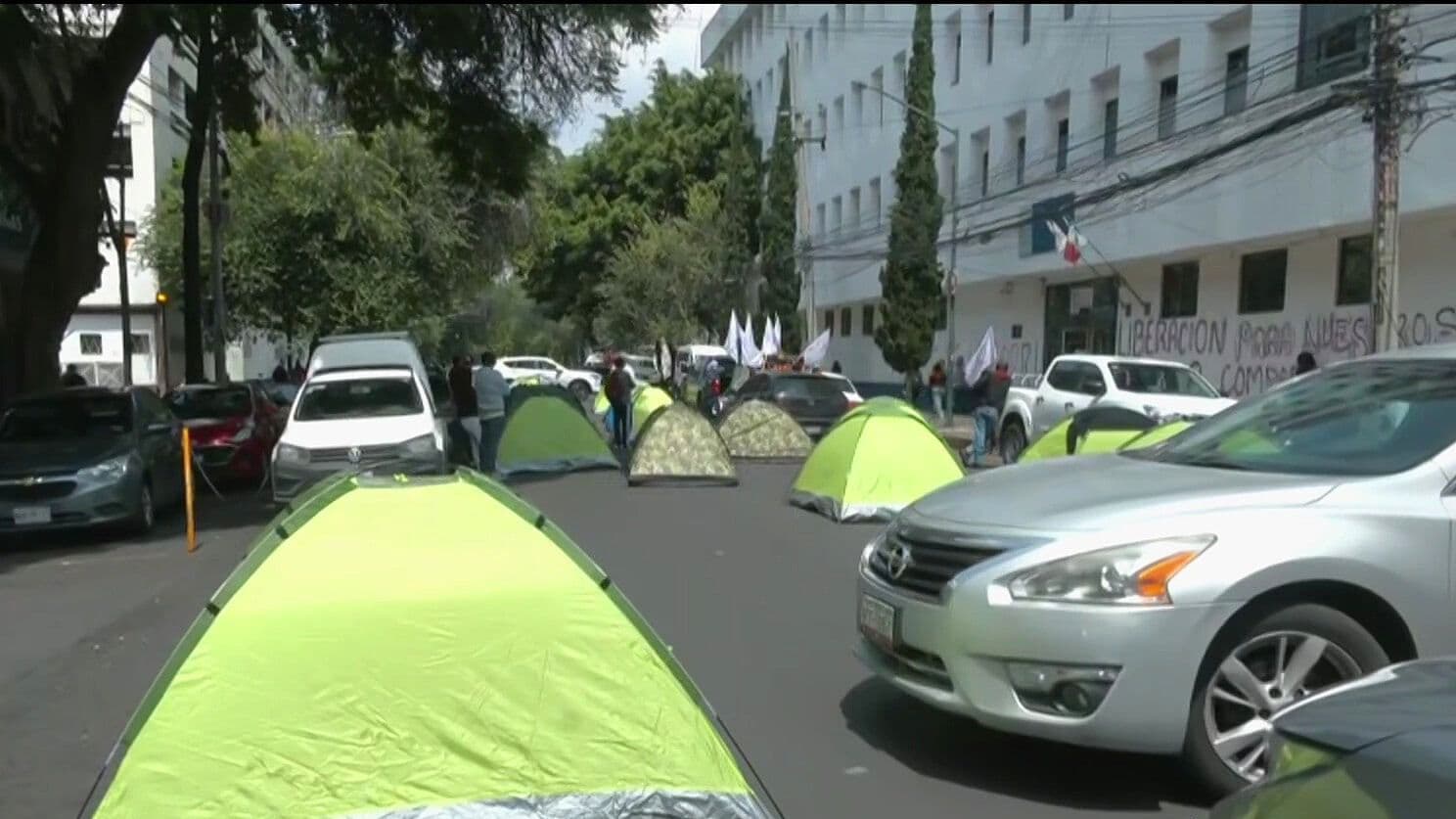 Continúa Bloqueo en la Colonia Doctores por Detención de 8 Integrantes de Colectivo