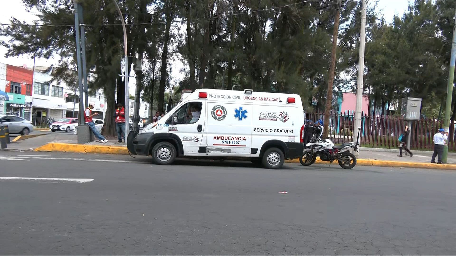 Metrobús Atropella a una Persona sobre Eduardo Molina, Alcaldía Gustavo A. Madero