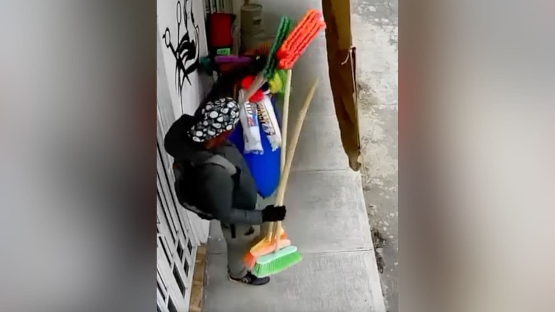 Video Robo Seis Escobas Negocio Artículos de Limpieza Coronango Puebla