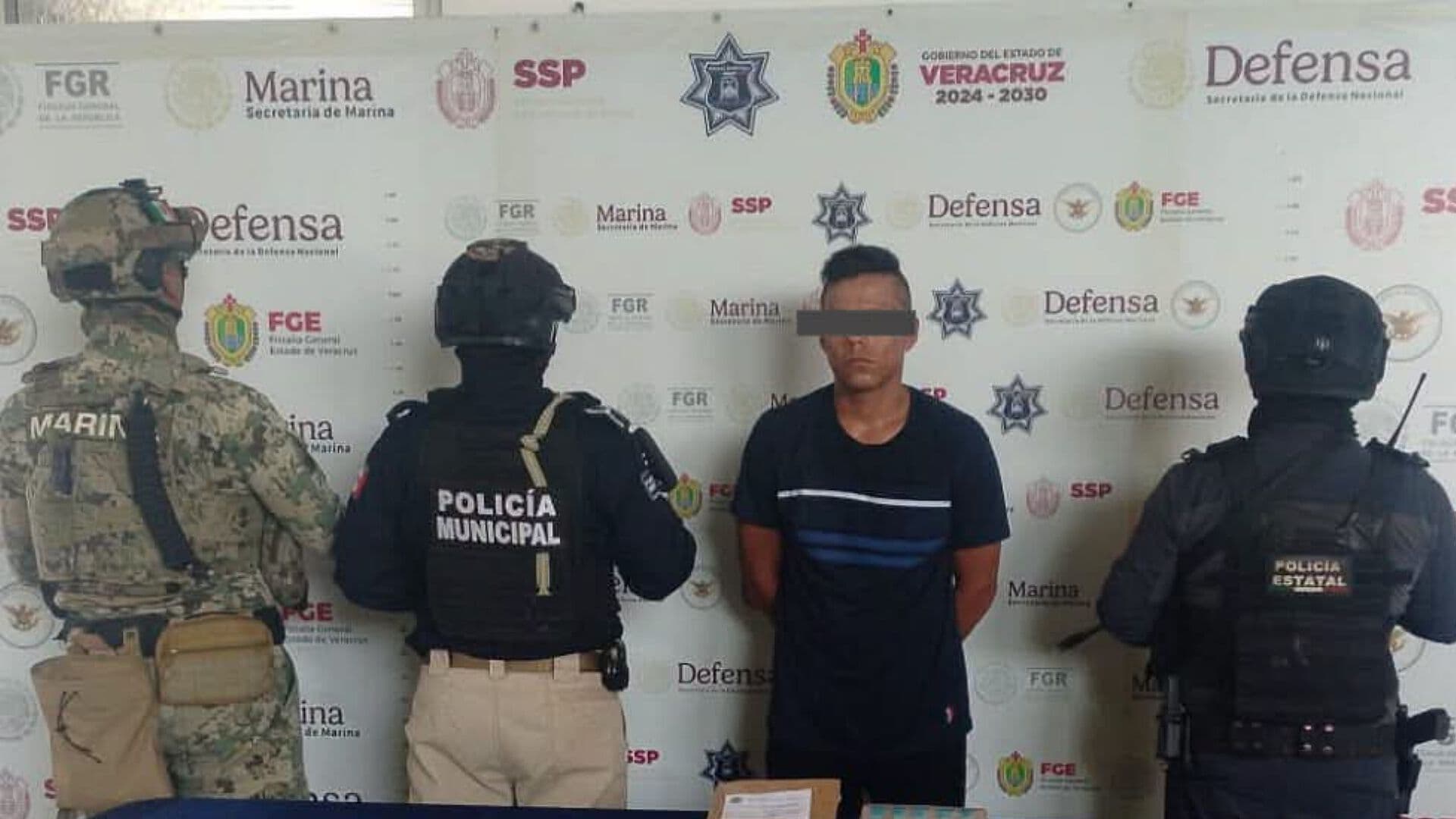 Hombre es Detenido con Presuntas Sustancias Ilícitas en Congregación Mundo Nuevo Coatzacoalcos Veracruz