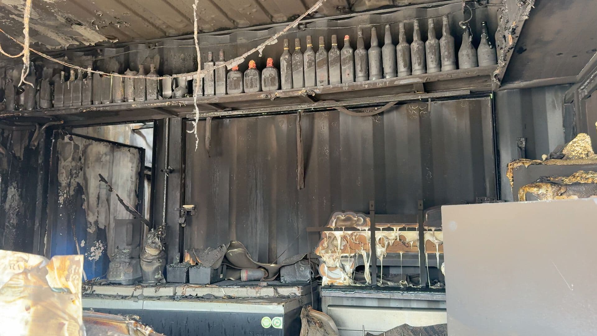 Negocio de Bebidas es Consumido por Incendio en Boca del Río Veracruz