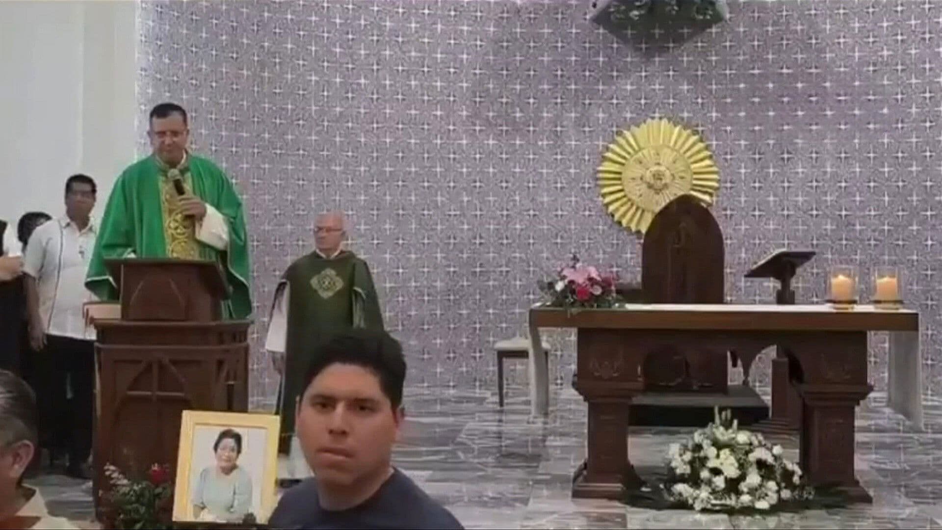 Así Fue el Momento Exacto que Balacera Interrumpe Misa en Parroquia de Los Mochis, Sinaloa