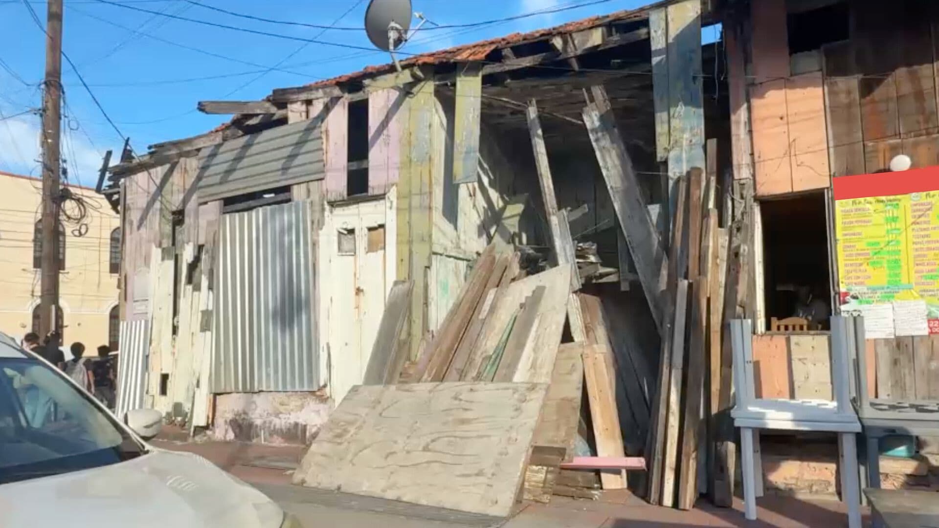 Colapsa Techo de una Vivienda en Barrio de la Huaca Colonia Centro Callejón Toña La Negra de Veracruz