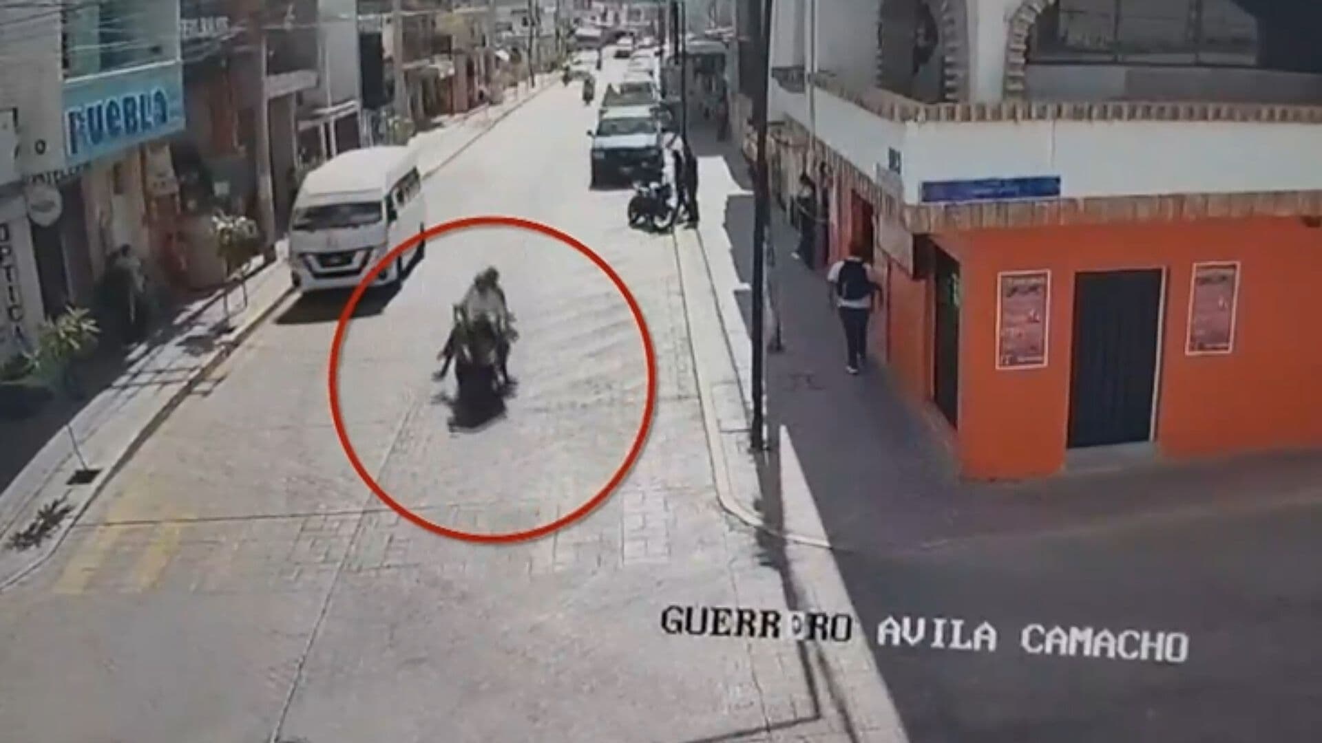 Video Momento Accidente Motocicleta Mala Maniobra Familia Sin Casco Ajalpan Puebla