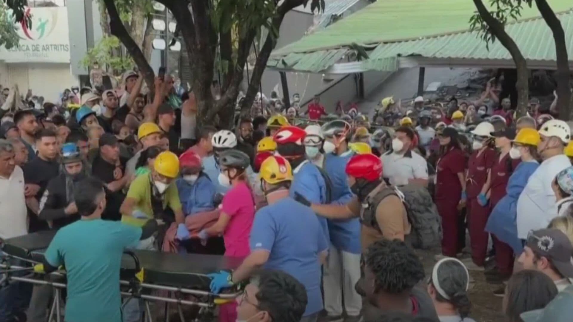 Captan Emotivo Rescate en Colombia tras el Sismo Magnitud 7.4
