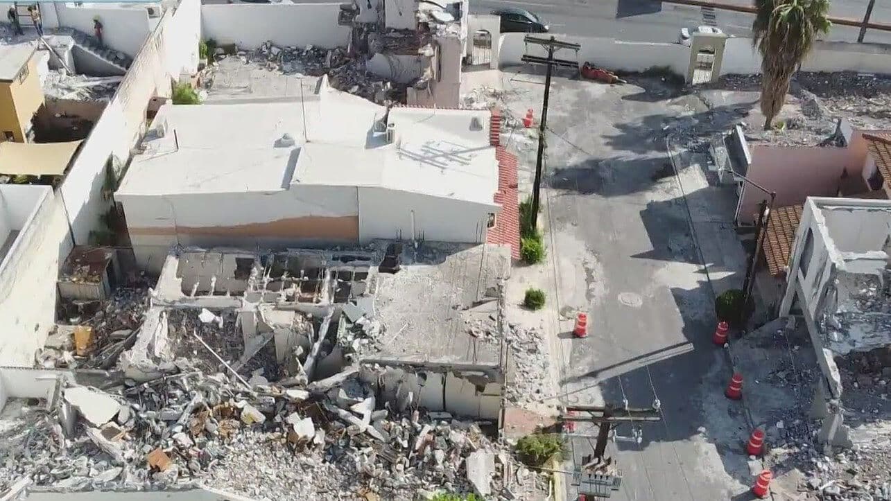 Faltan 25 Casas de Demoler en la avenida Paseo de los Leones en Monterrey