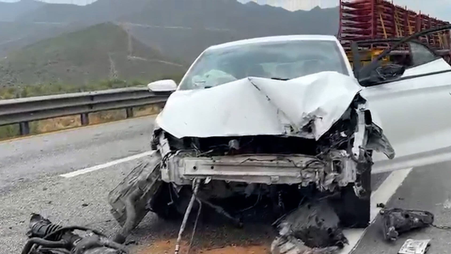 Conductor en Estado Delicado Después de Chocar en Carretera Saltillo-Monterrey