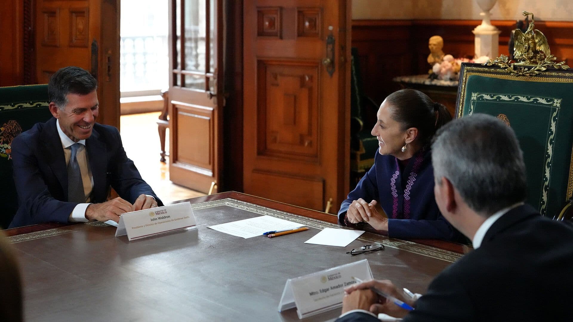 Claudia Sheinbaum Se Reúne en Palacio Nacional con Director de Goldman Sachs