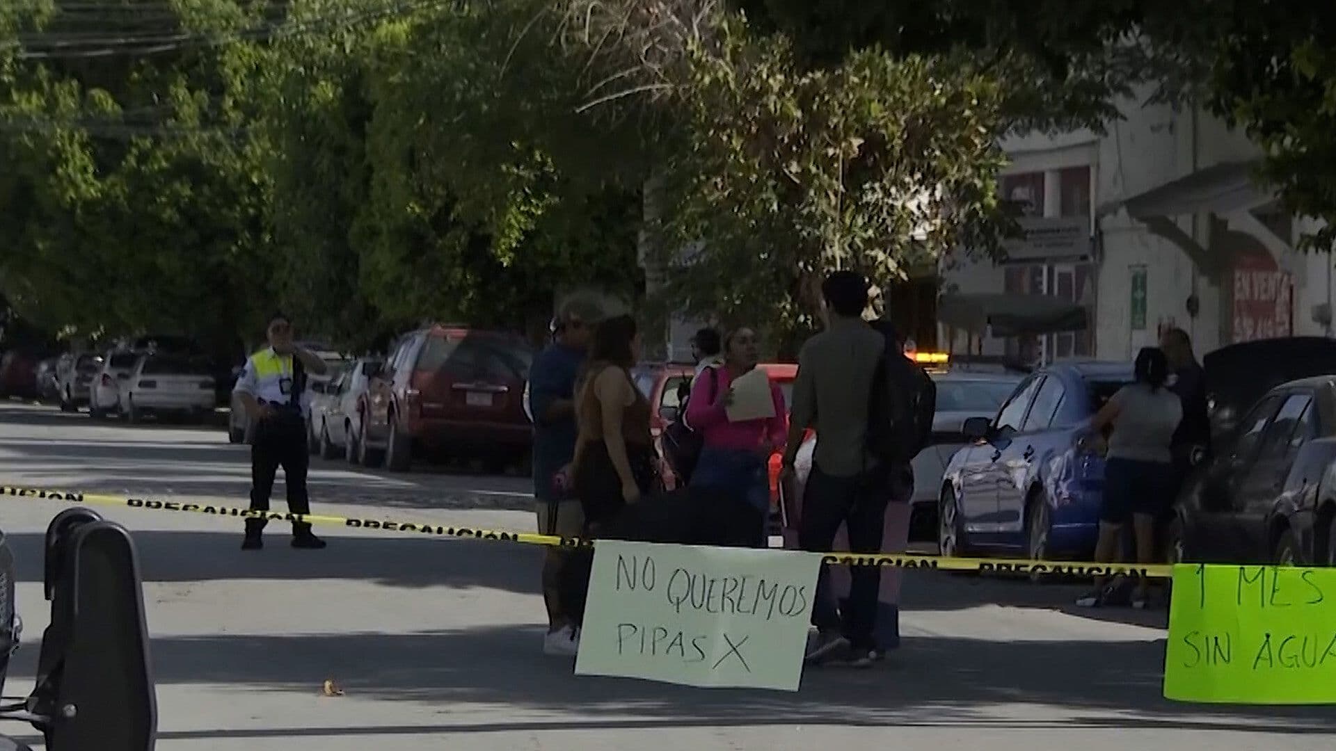 Vecinos de Gómez Palacio Protestan Frente a las Oficinas del SIDEAPA