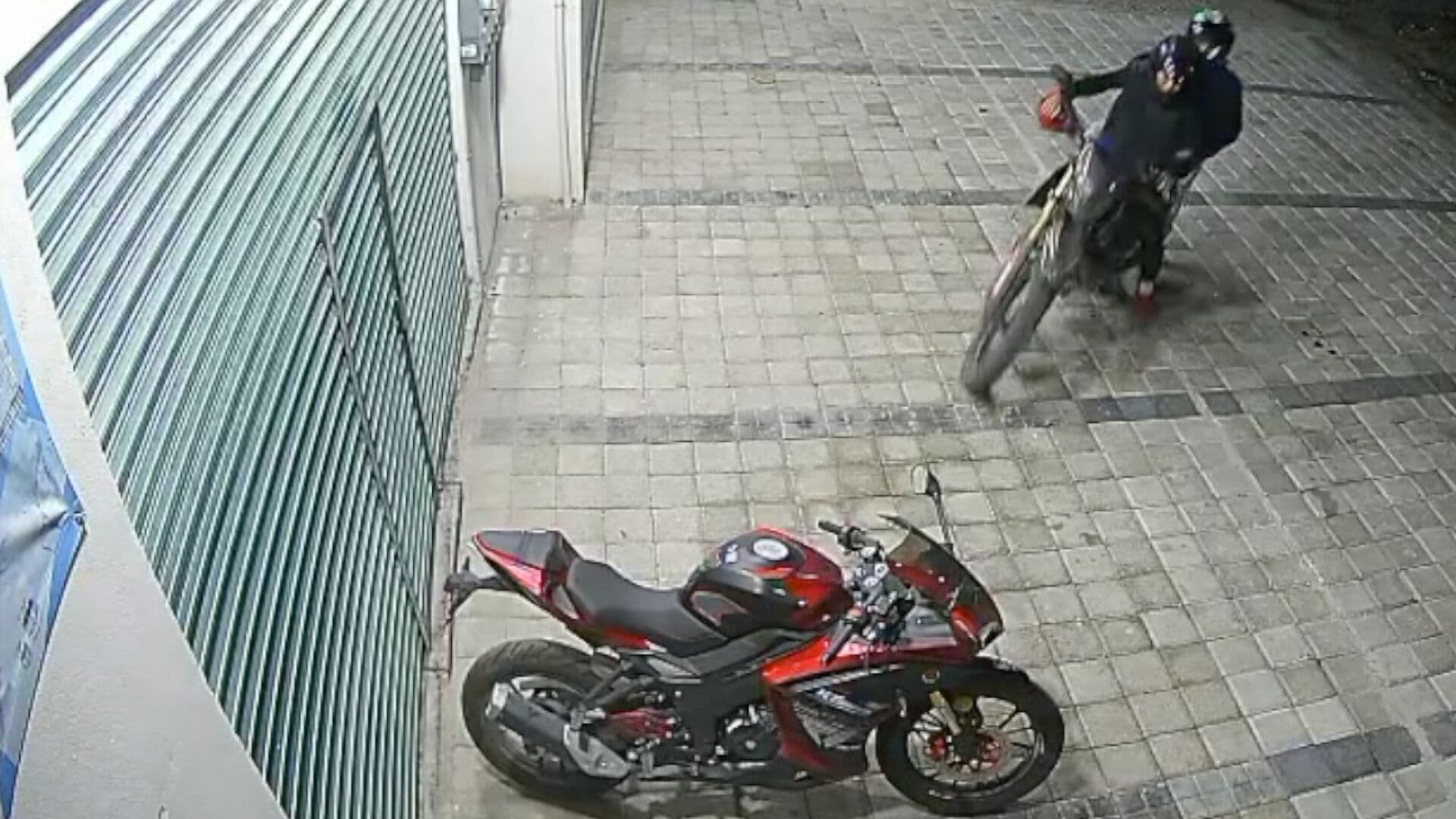 Video Asalto Dos Ladrones Robo Motocicleta San Andrés Azumiatla Puebla