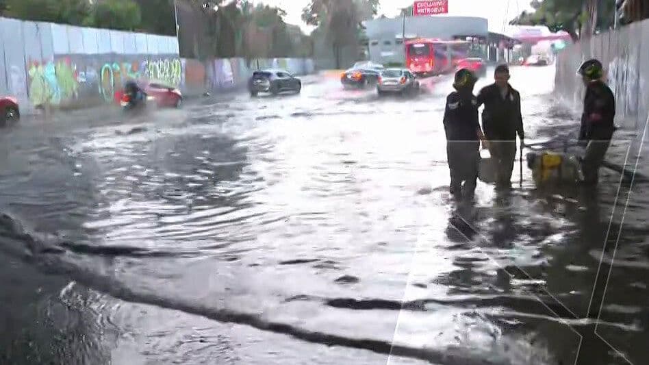 Inundación en Prolongación Guerrero, CDMX: Lluvias Dejan Más de 20 cm de Agua