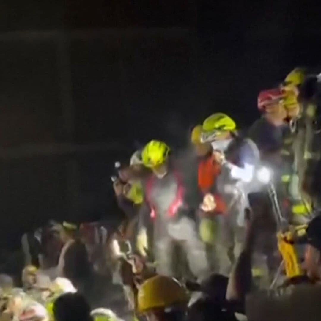 Rescatan a Niño entre Escombros en Colombia