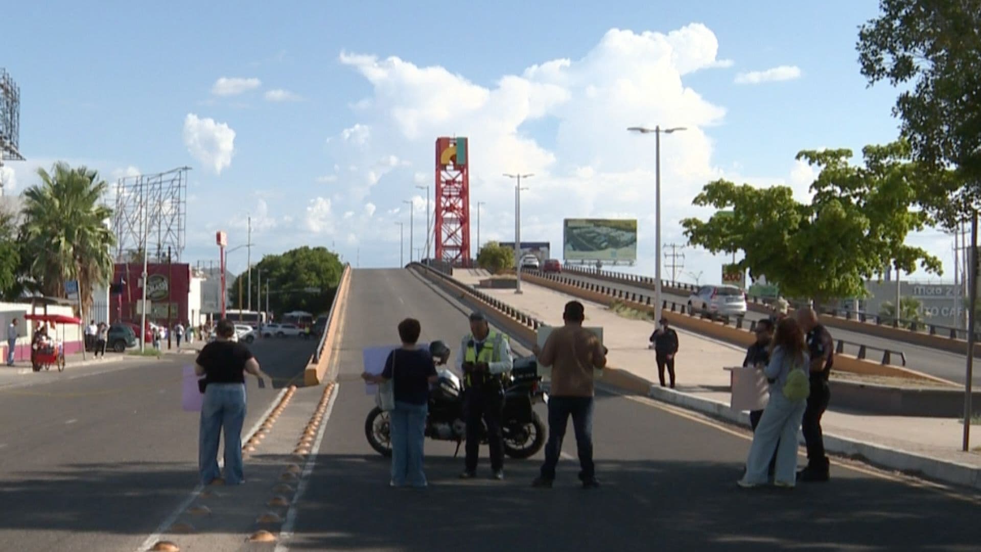 Bloquean Bulevar Morelos por Falta de Atención en Hospital ISSSTE de Hermosillo