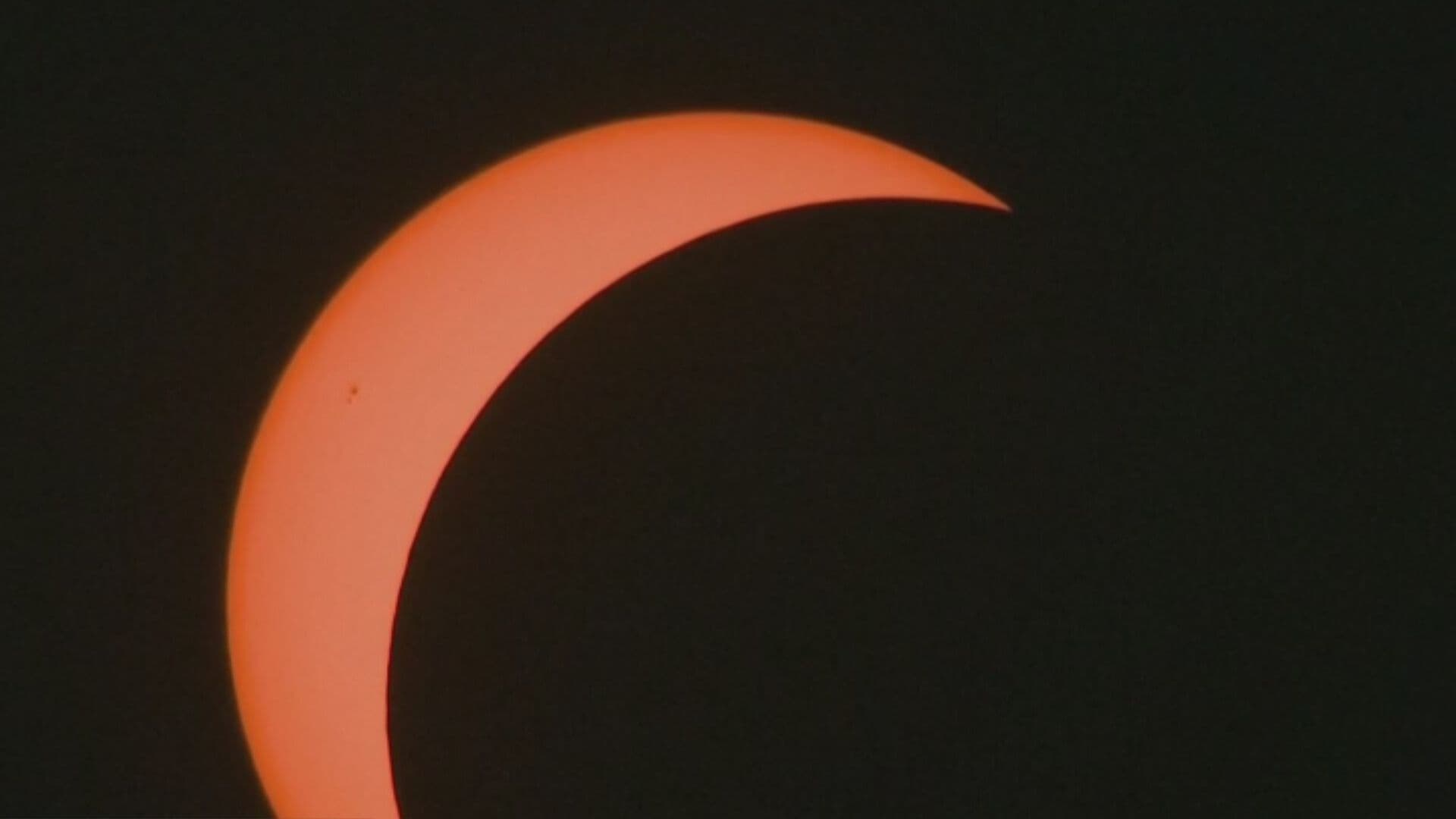 VIDEO | ¡A Punto de la Totalidad! La Luna Cubre el Sol Durante el Eclipse Solar