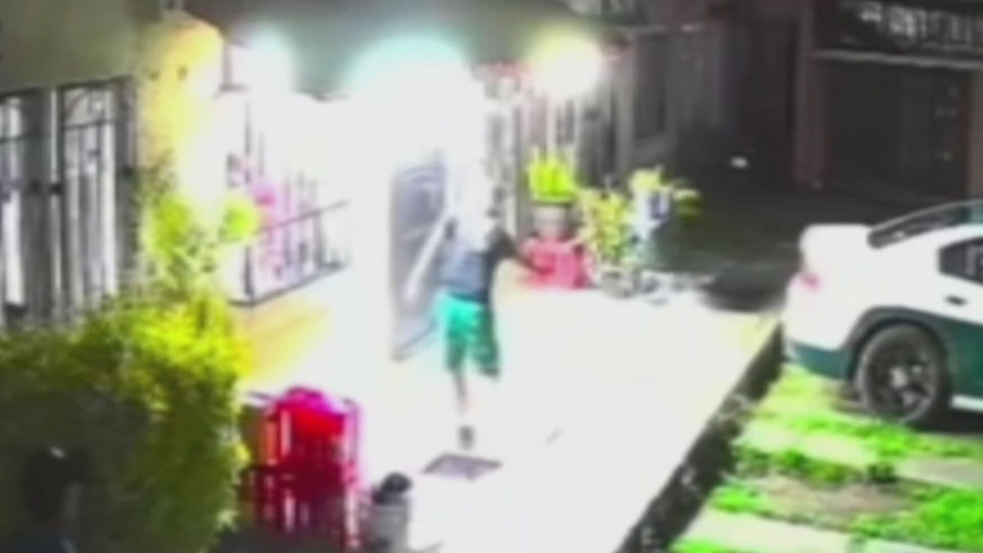VIDEO | Sujeto Balea a un Perro en Fraccionamiento de Tecámac, Edomex