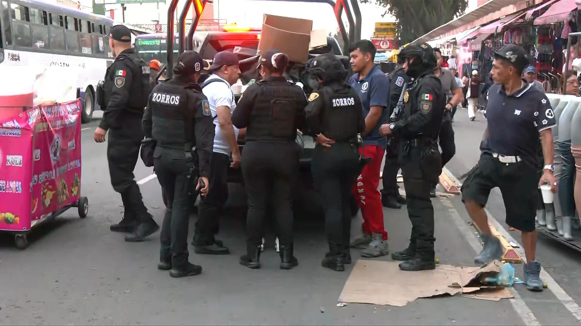 Motociclista Atropella a Dos Personas en Tepito: Así el Caos en la Zona