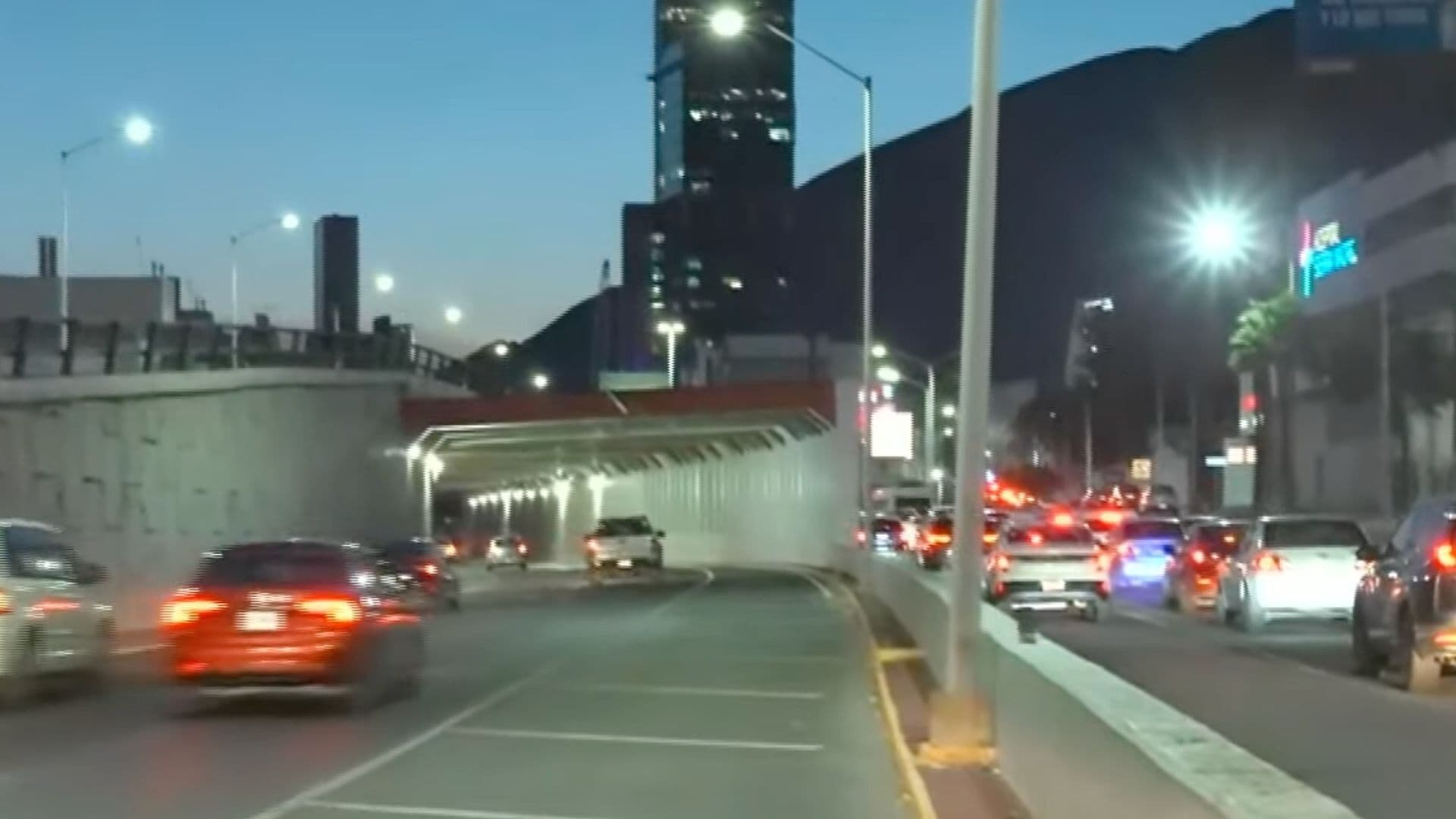 Preparan Reducción de Carriles en Gonzalitos en Monterrey, NL