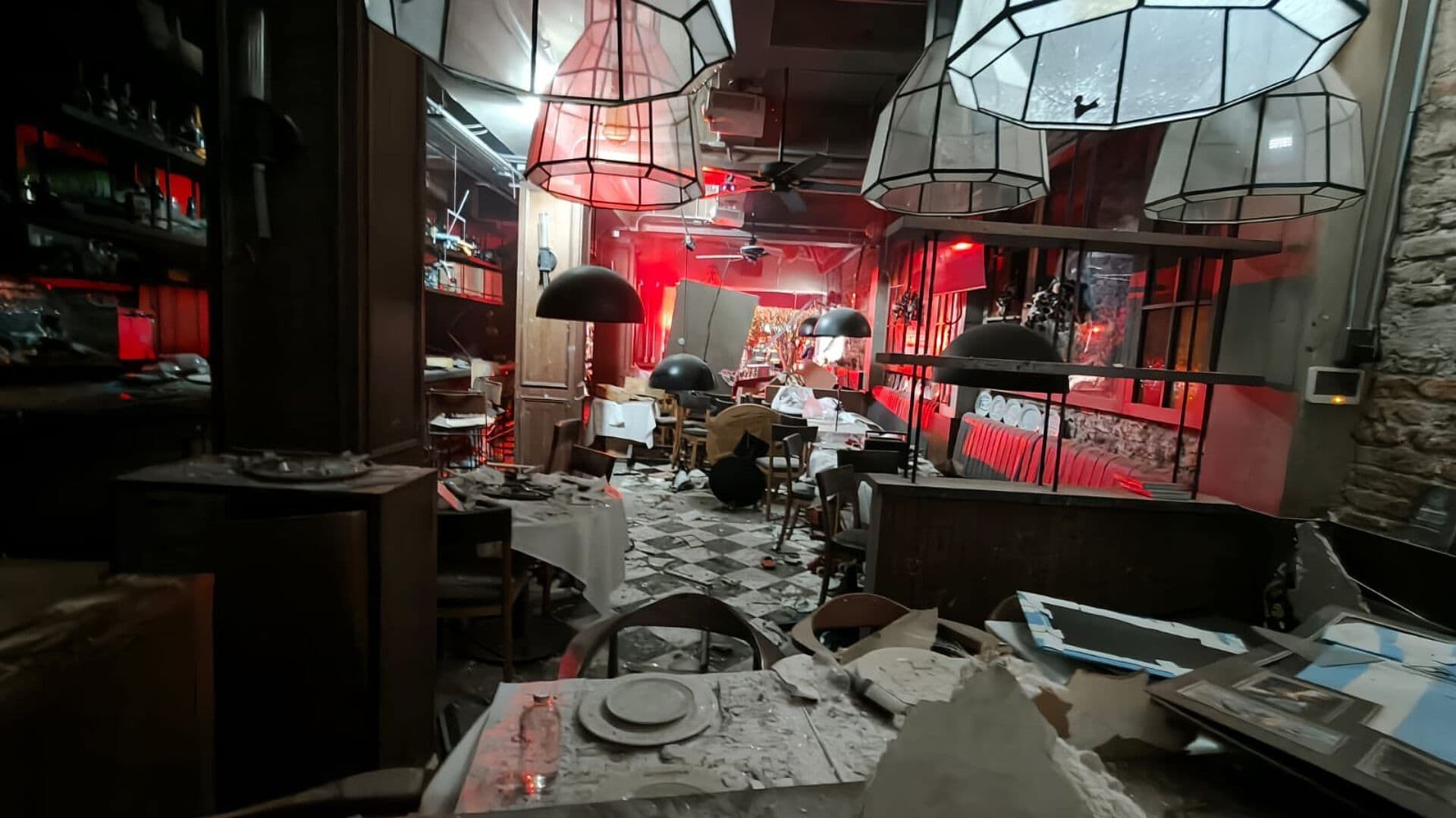 Así Fue la Explosión Dentro de Un Restaurante en la Colonia Roma, CDMX; Hay 11 Heridos