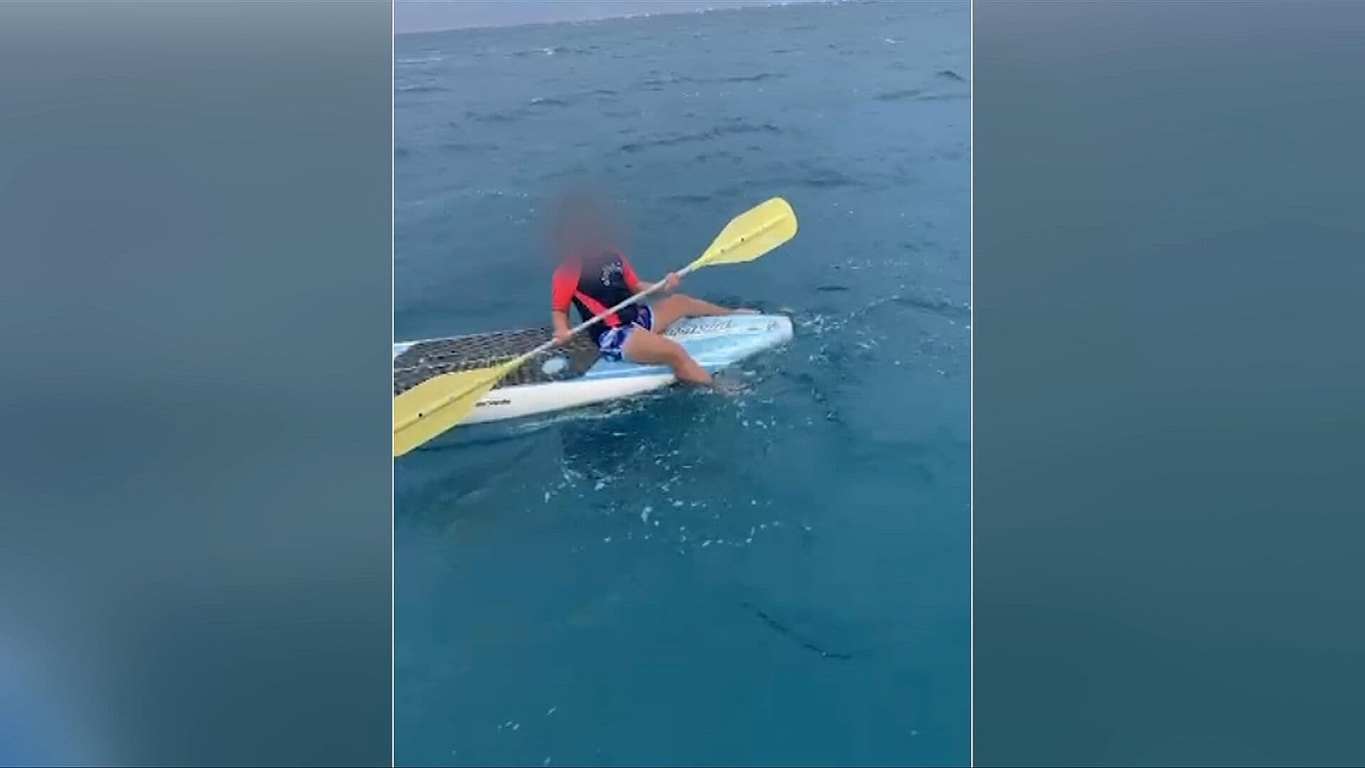 Pescadores Rescatan a Niña que Flotaba a la Deriva sobre una Tabla de Paddle Board en BCS