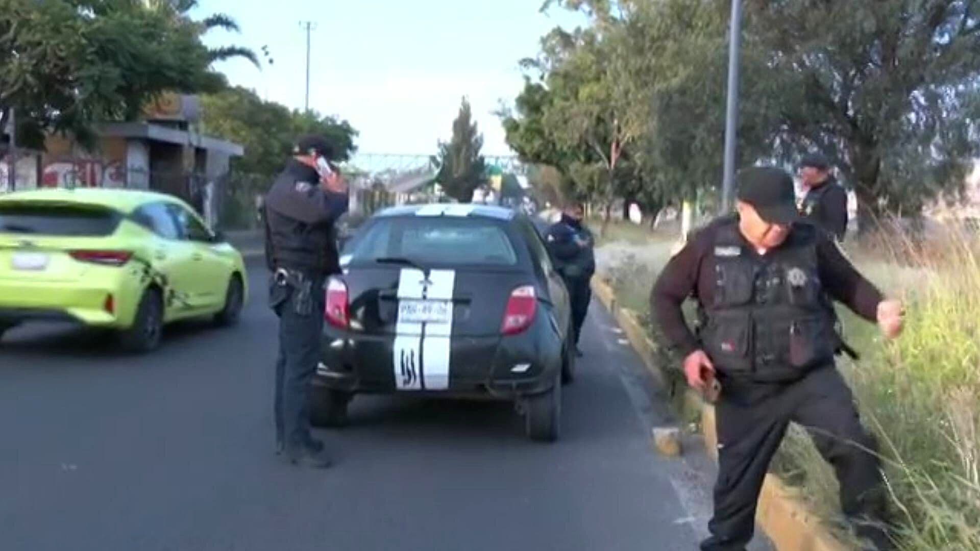 Trasladan al Juez Cívico a Conductor que se Quedó Dormido en Avenida Central en Neza