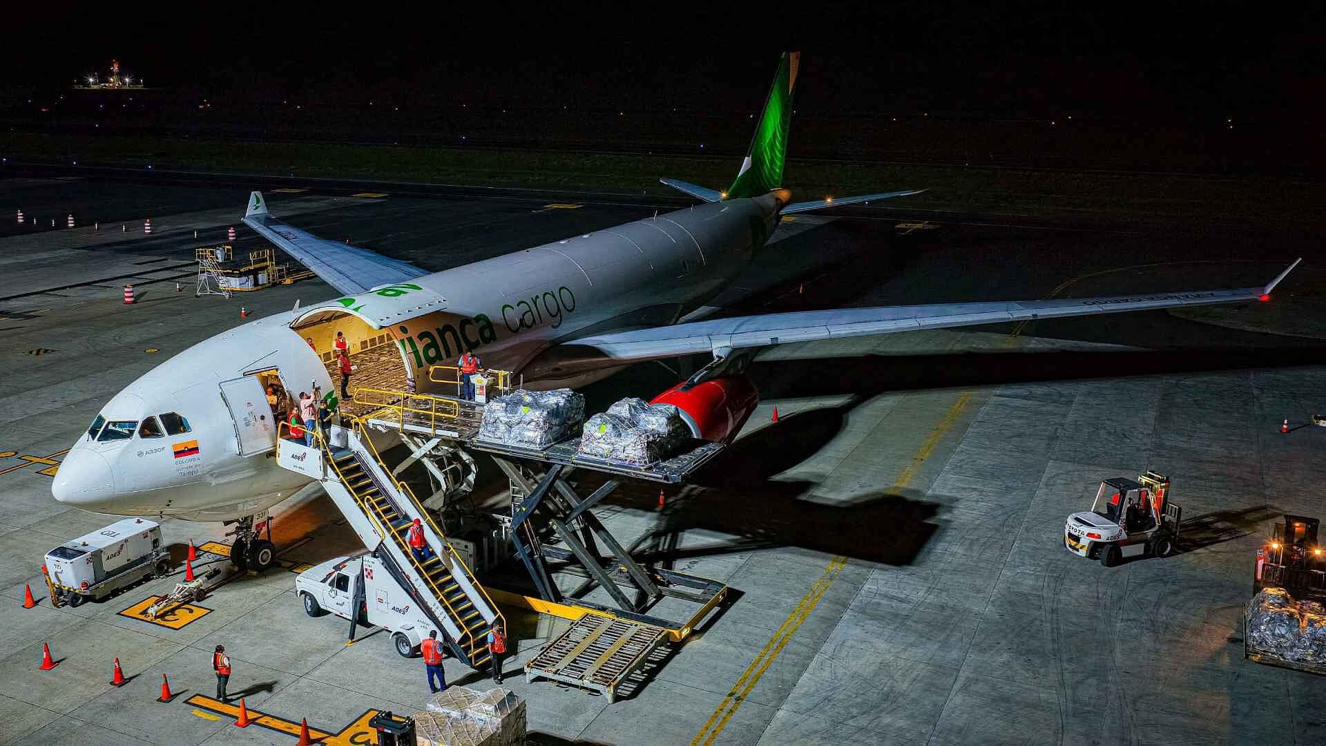 Sigue Afectación en Aeropuertos de Colombia; Llega Vuelo de Ayuda Humanitaria de México