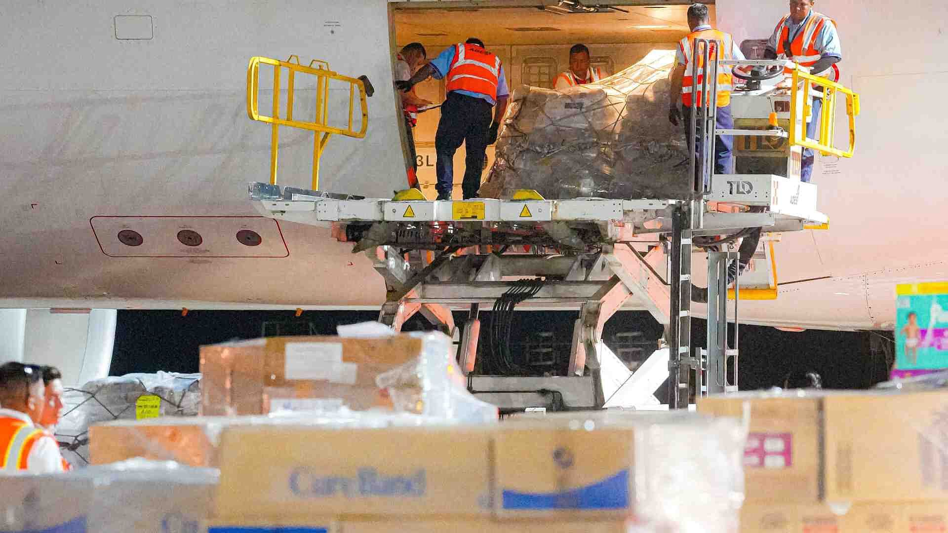 Colombia Recibe Ayuda Enviada por México tras Terremoto; Llegan Dos Aviones con 19.5 Toneladas