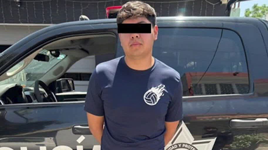Detienen a Dos Jovenes por Amenazar con Arma de Fuego en Monterrey