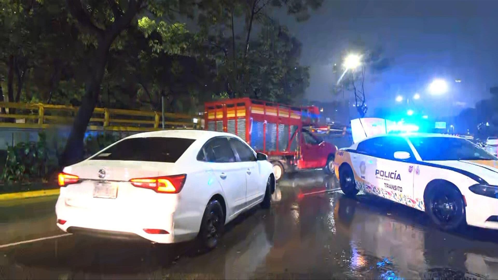 Lluvia en Circuito Interior Desata Caos; Activan Alerta Amarilla en CDMX