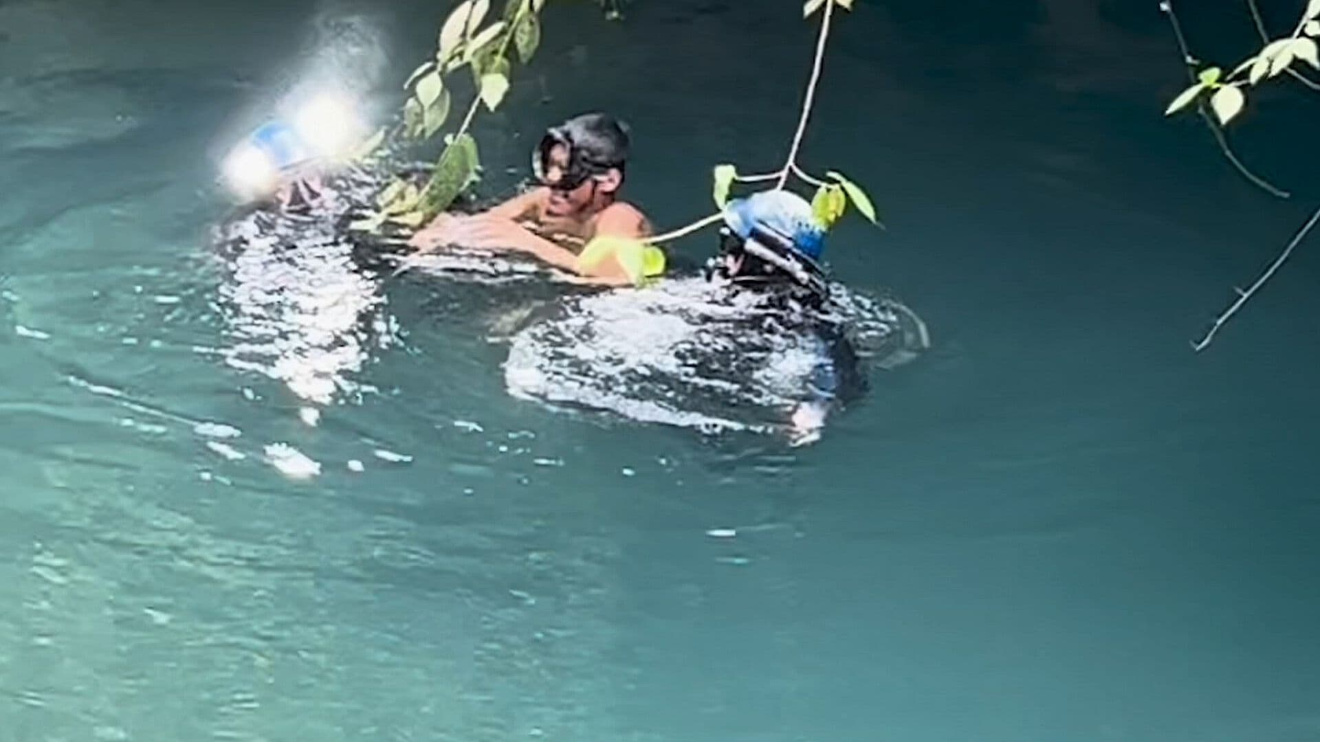 Rescatan a Pescador que Sobrevivió 16 Días Atrapado en un Cenote