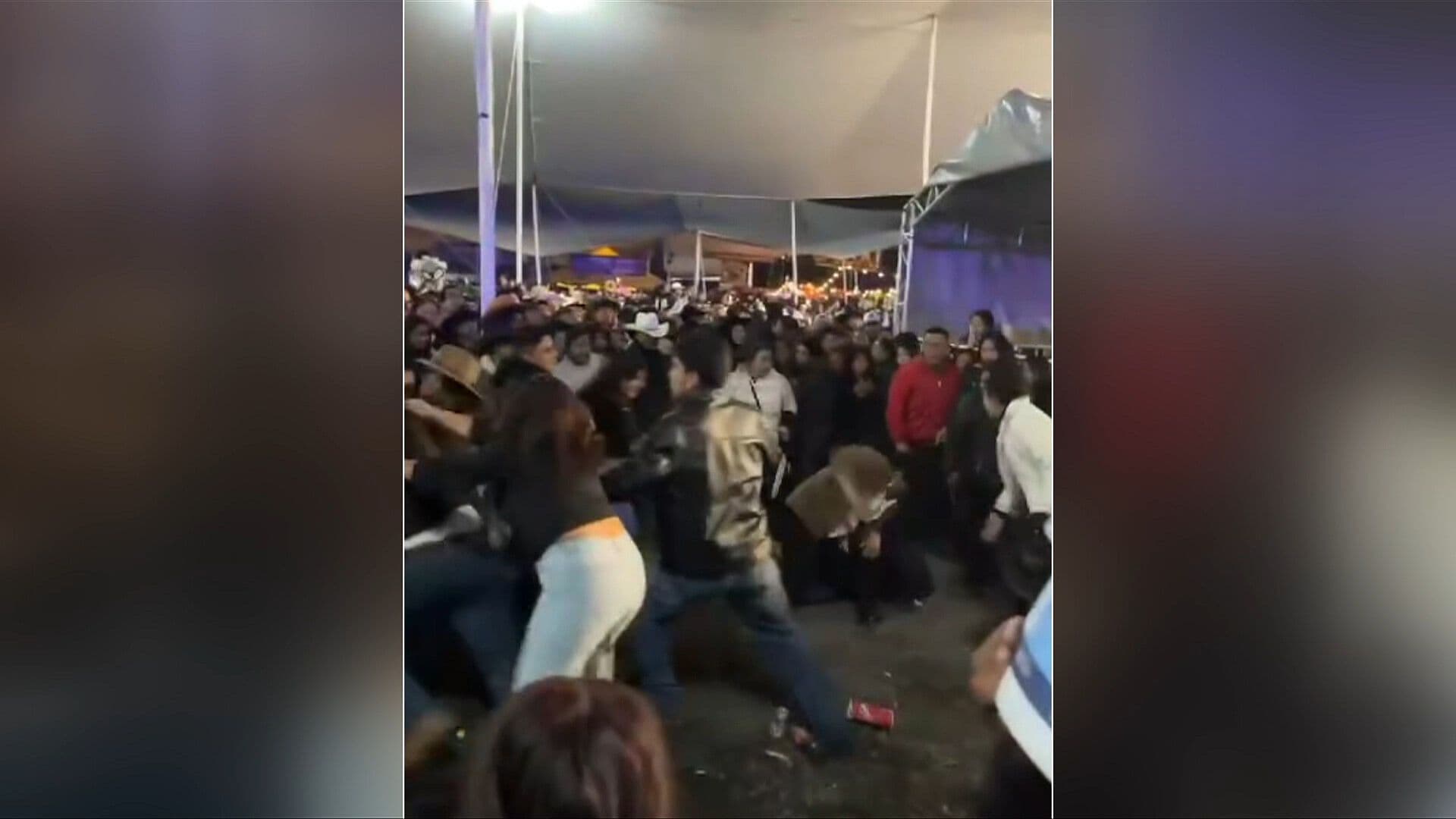 VIDEO | Se Van a los Golpes Durante Pleno Baile en Amozoc, Puebla