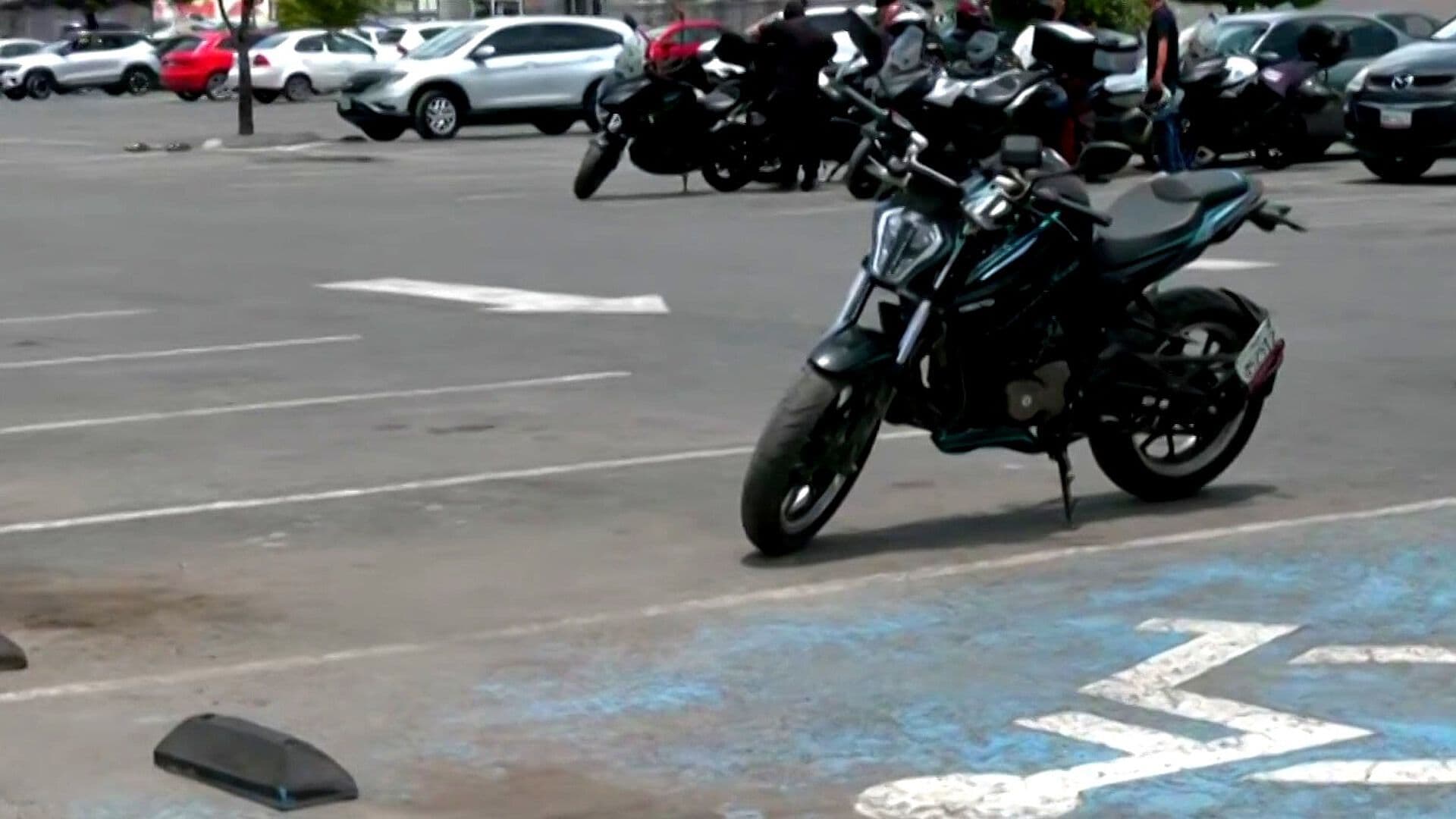 Riña por Estacionamiento Deja Motociclista Muerto en Plaza de Ecatepec, Edomex