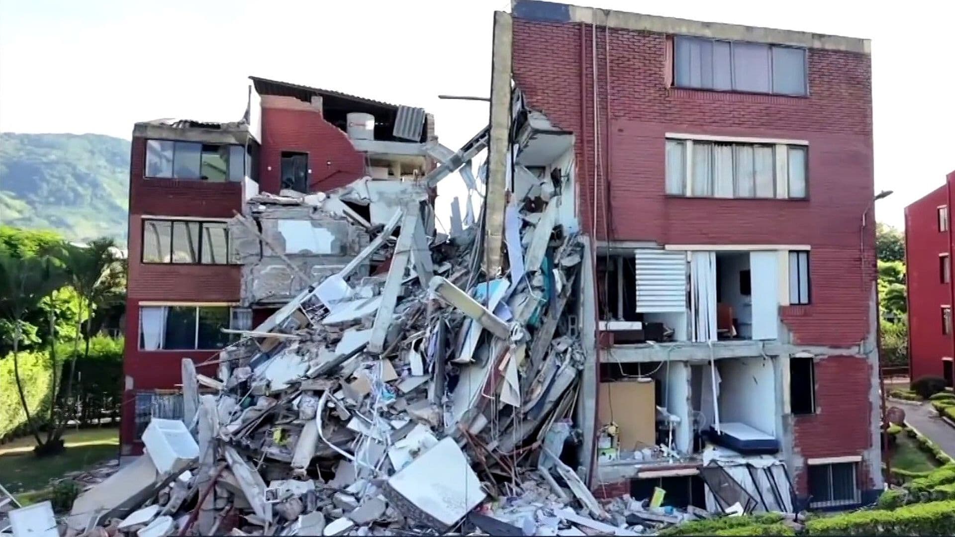 A Una Semana del Sismo en Colombia, Sobrevivientes Enfrentan la Tragedia