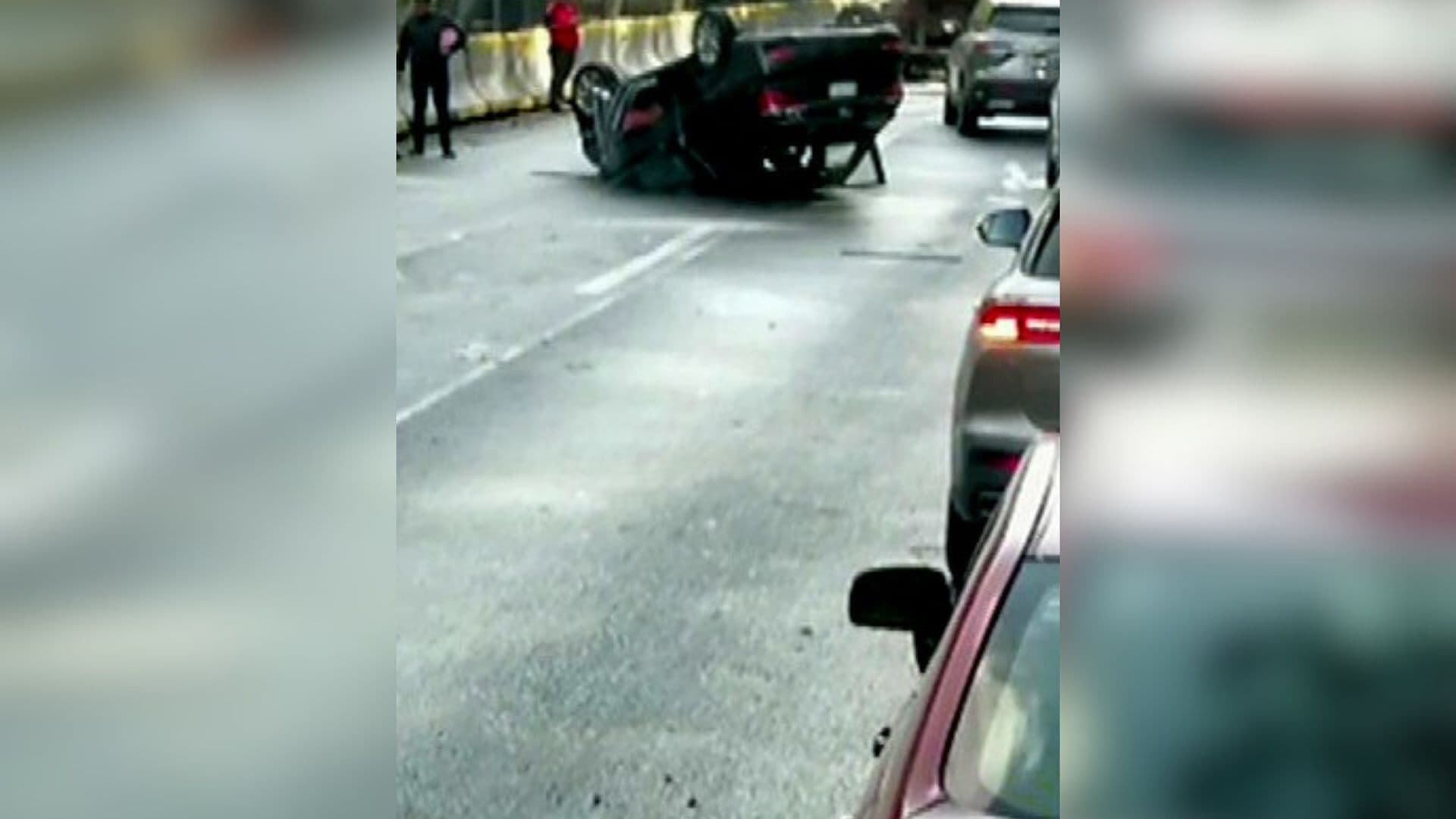 Aparatosa Volcadura Afecta Tránsito en la Autopista México-Cuernavaca