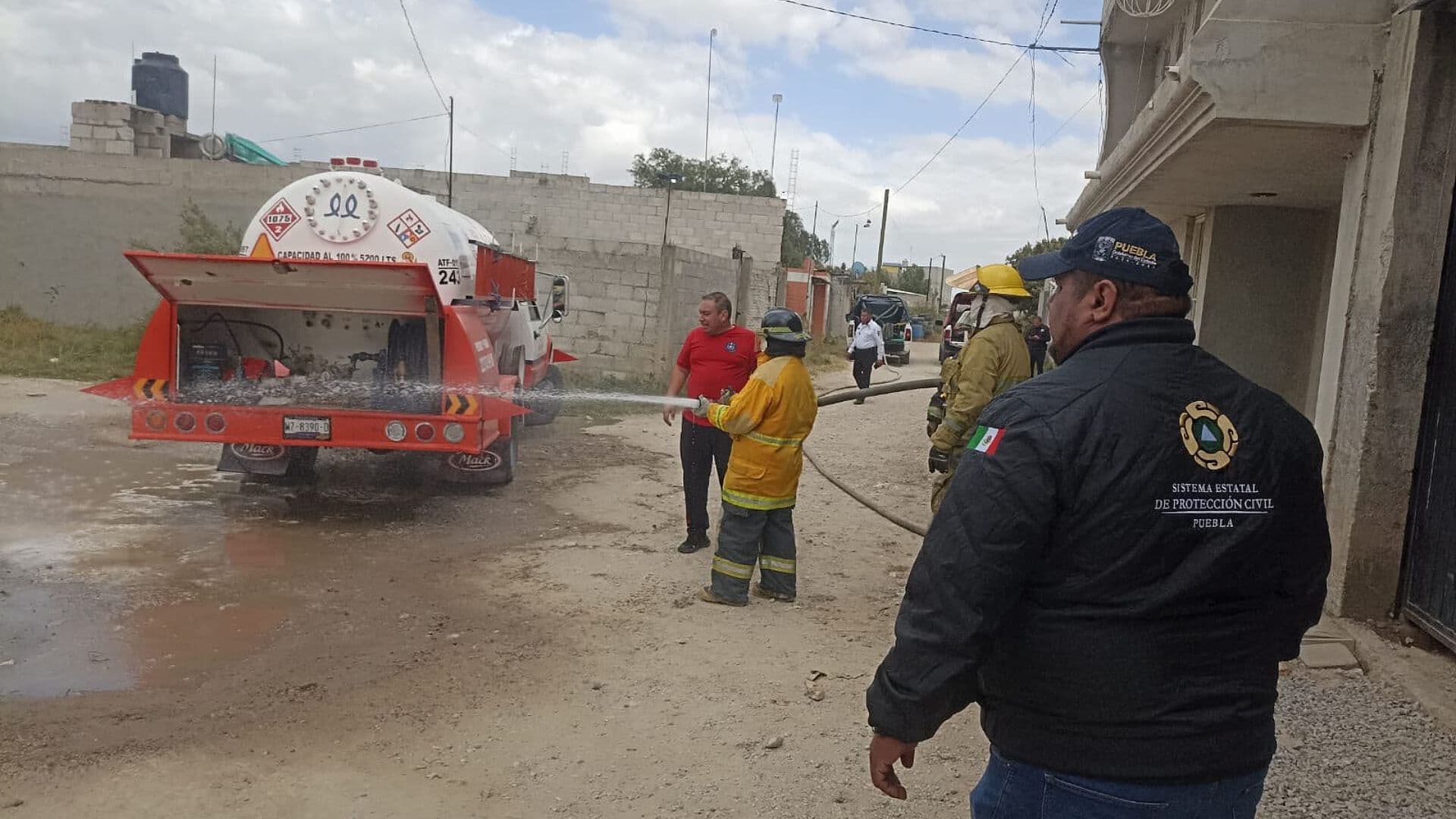 Fuga en Pipa Nube Blanca Gas LP Barrio El Campo Tepeaca Puebla