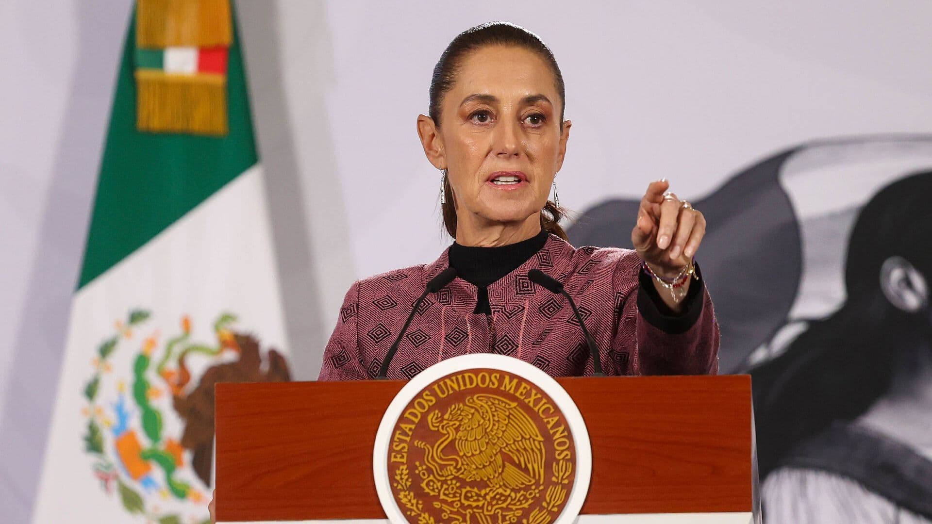 Tomarán en Cuenta a Maestros Sobre Uso de Celulares en Escuelas: Sheinbaum