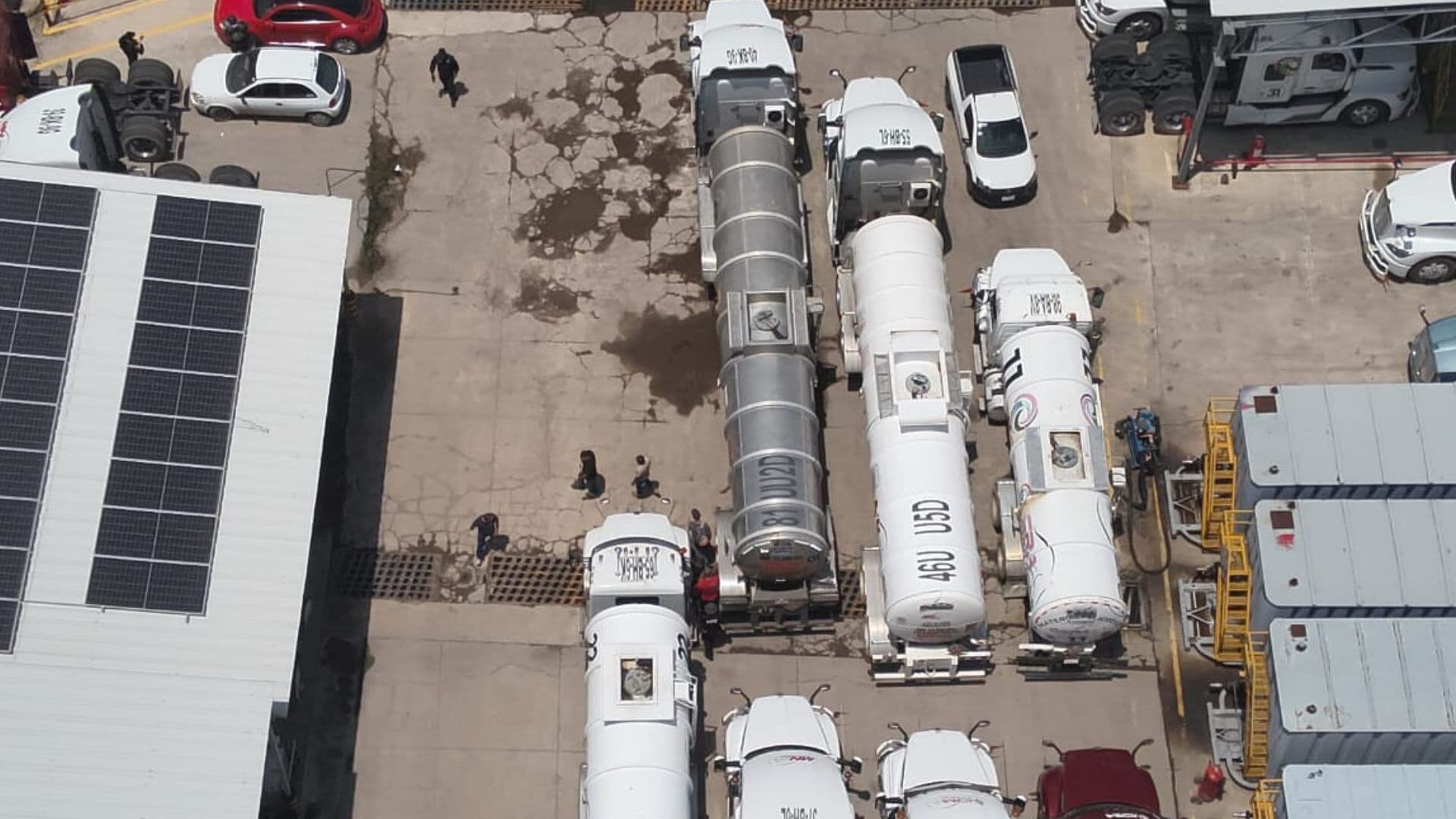 Localizan al Menos 30 Tráileres con Hidrocarburo en Tlajomulco de Zúñiga