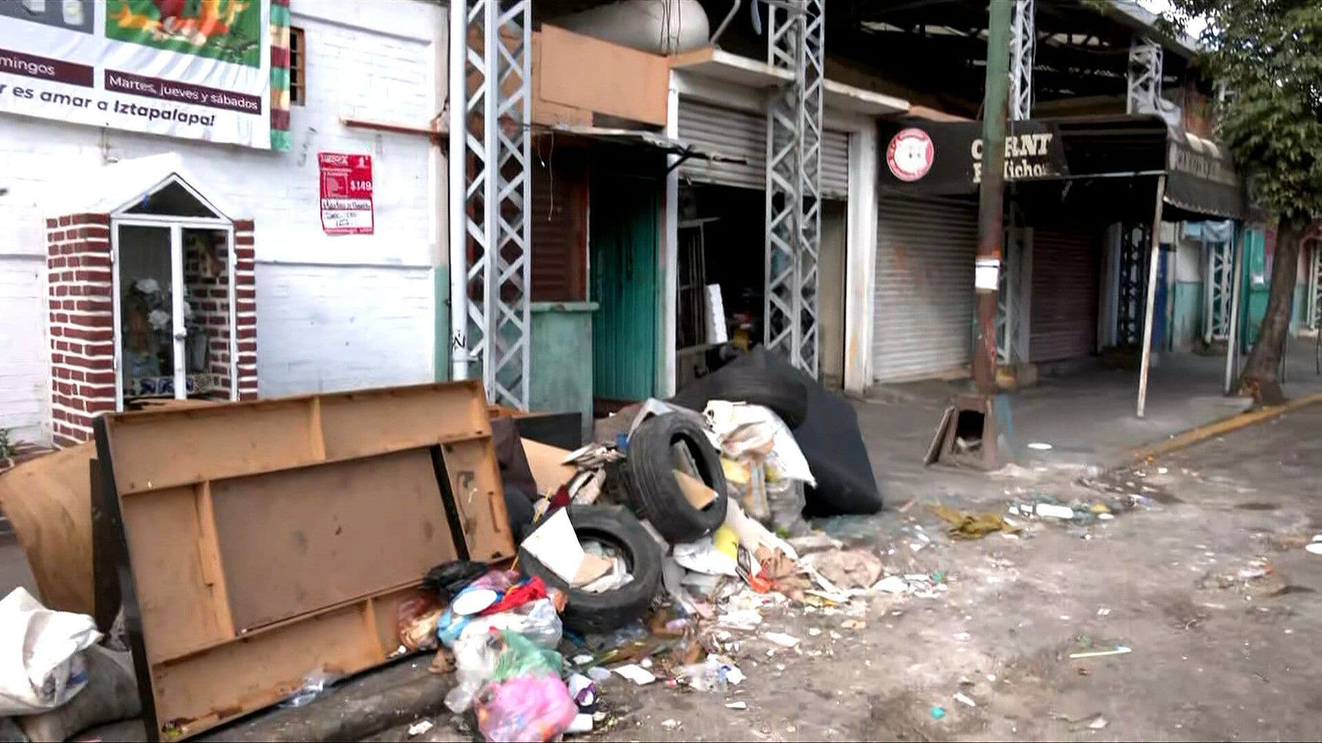 Vecinos de Iztapalapa Denuncian Más de 40 Años con Basura y Tiraderos