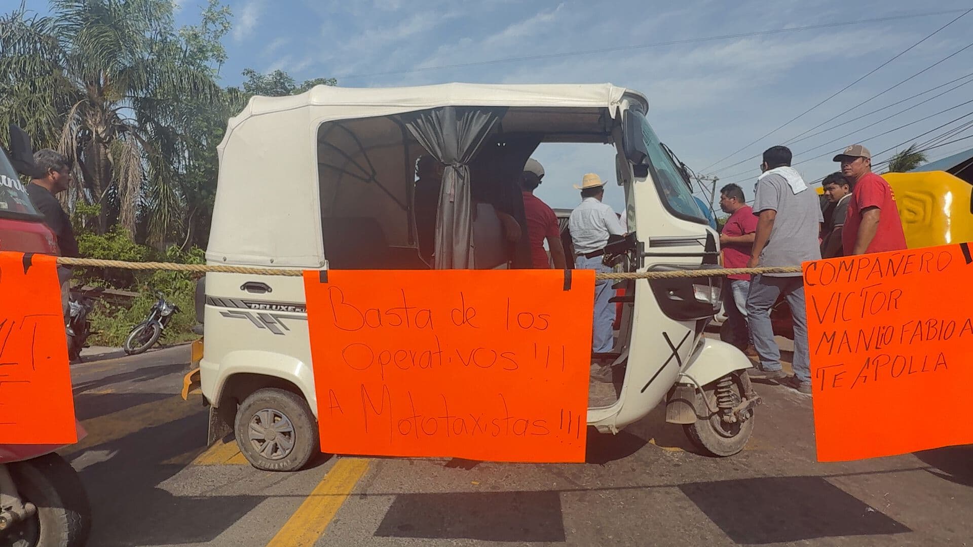 Operadores de Mototaxi de Tenenexpan Manlio Fabio Altamirano Veracruz Piden la Entrega de Unidades Retenidas en Operativo