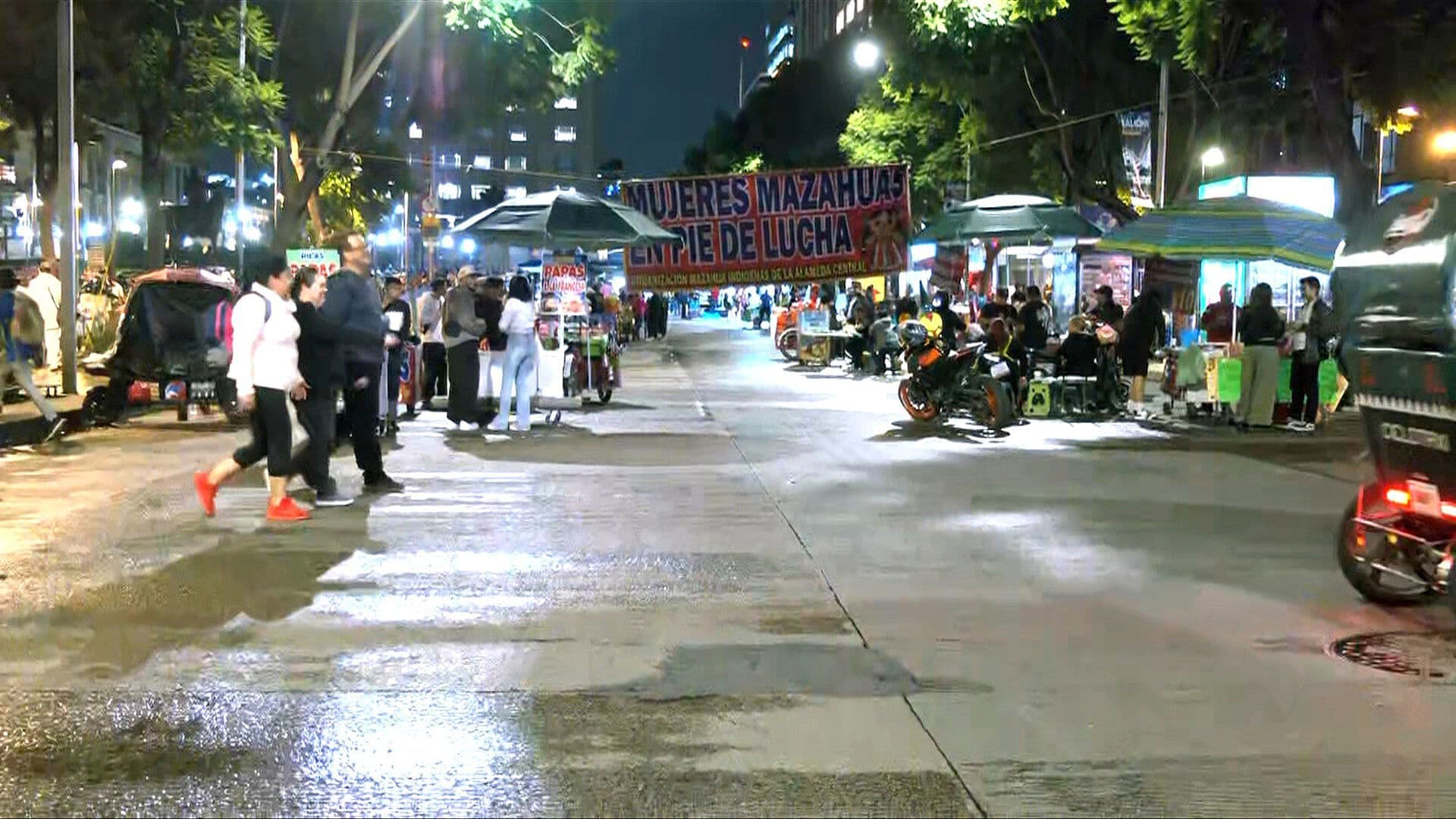 Suman 8 Horas de Bloqueo de Comerciantes Mazahuas en Avenida Juárez, CDMX
