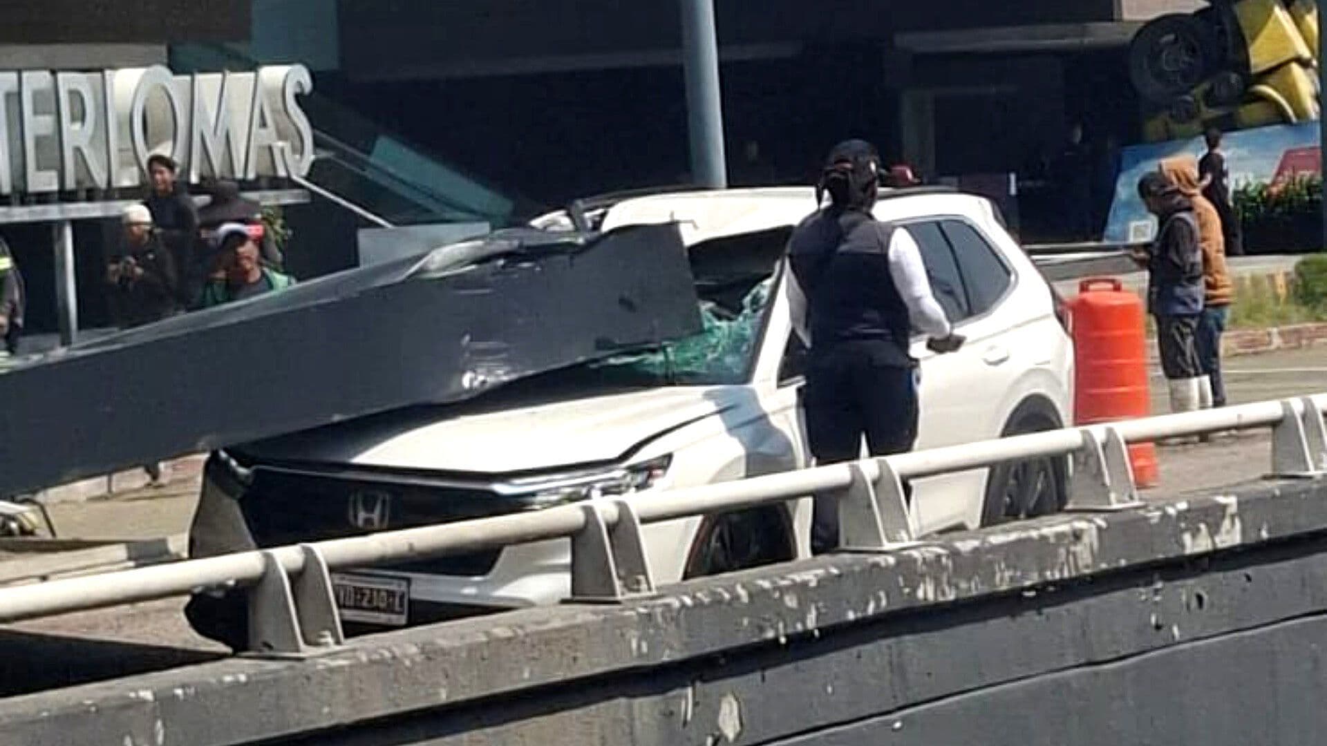 Despiden a Mujer que Murió por Desplome de Estructura en Interlomas